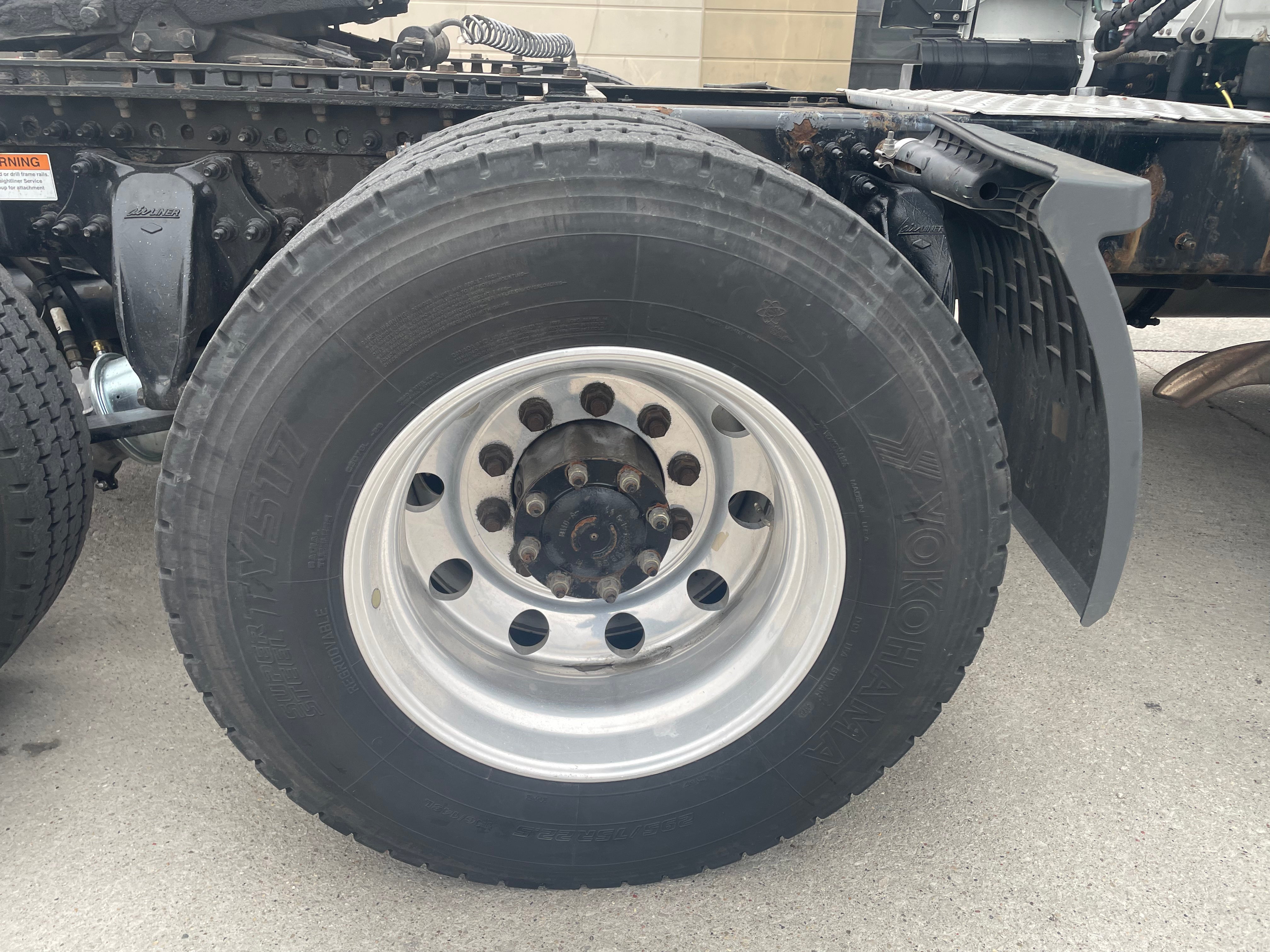 2020 Freightliner Cascadia Route One Trailers