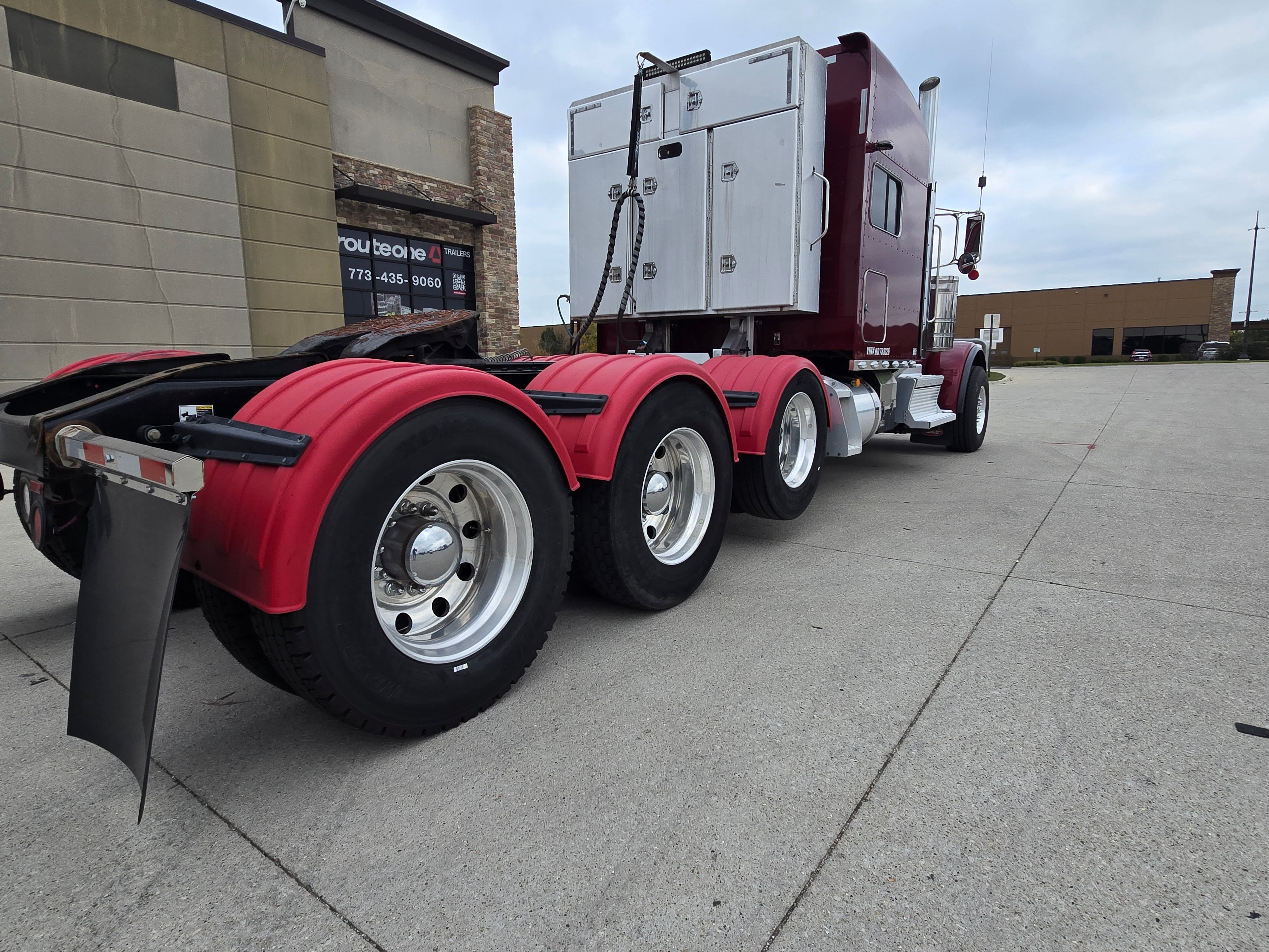 2022 Peterbilt 389