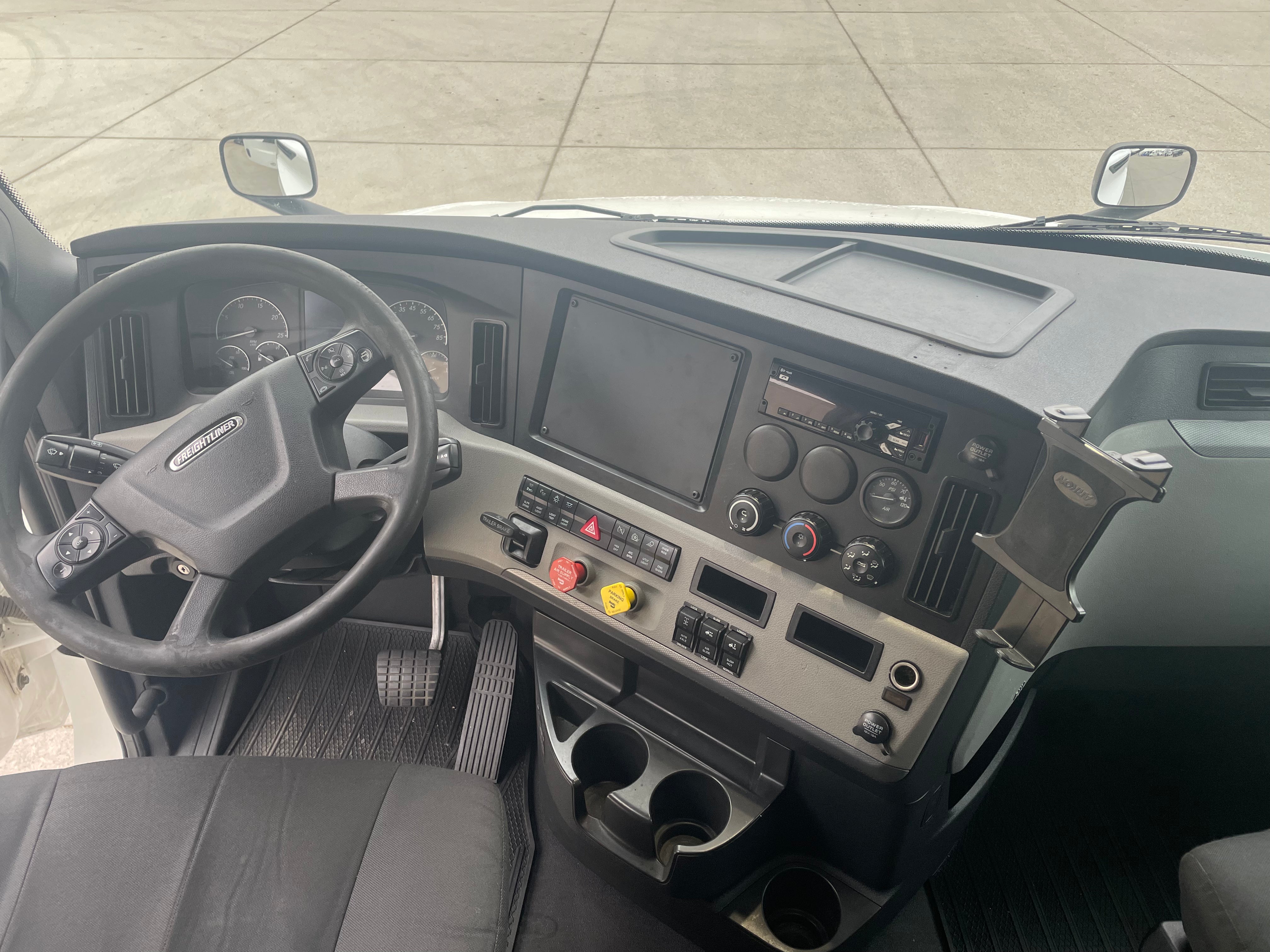 2020 Freightliner Cascadia Route One Trailers