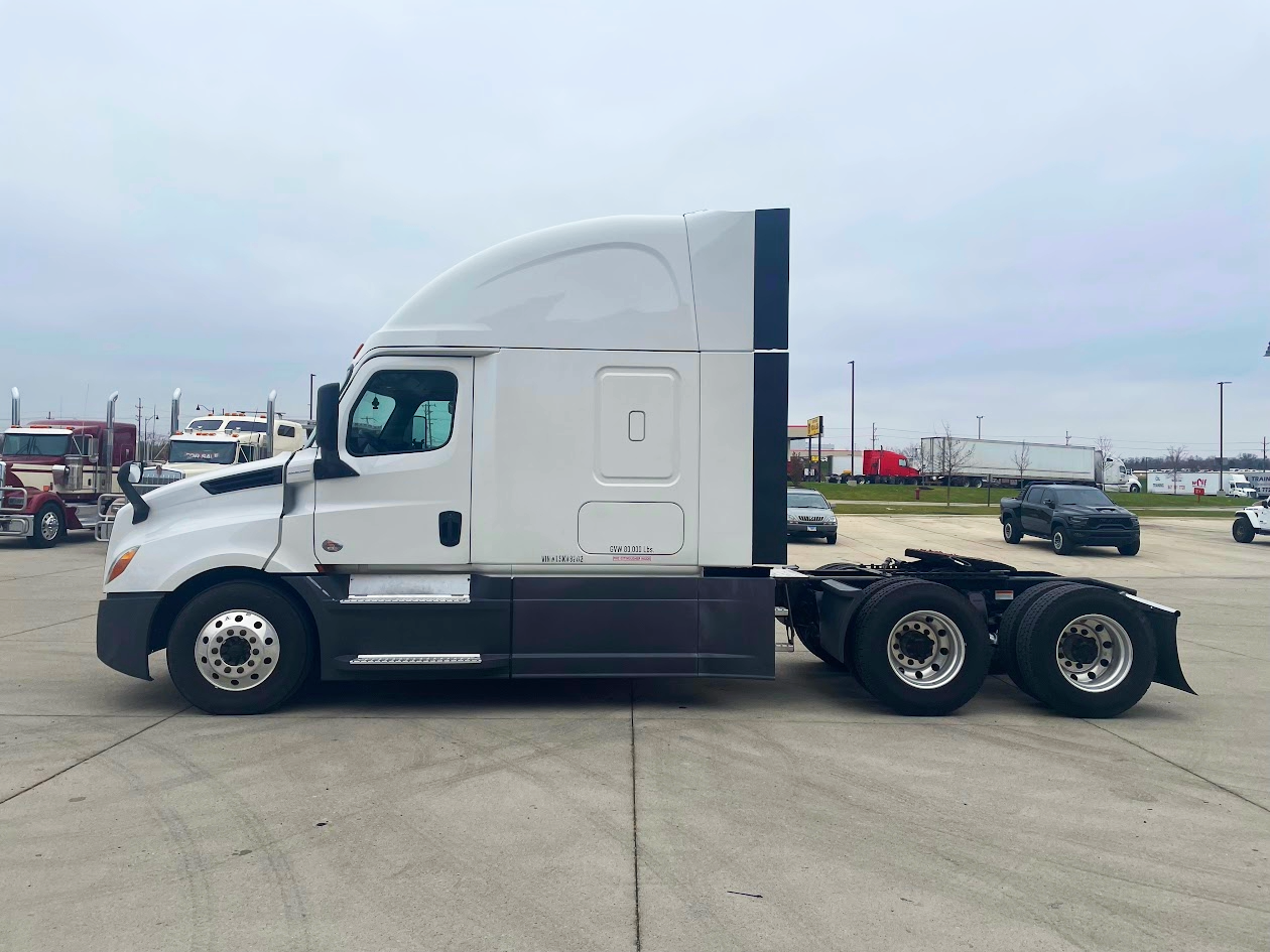 2020 Freightliner Cascadia Route One Trailers