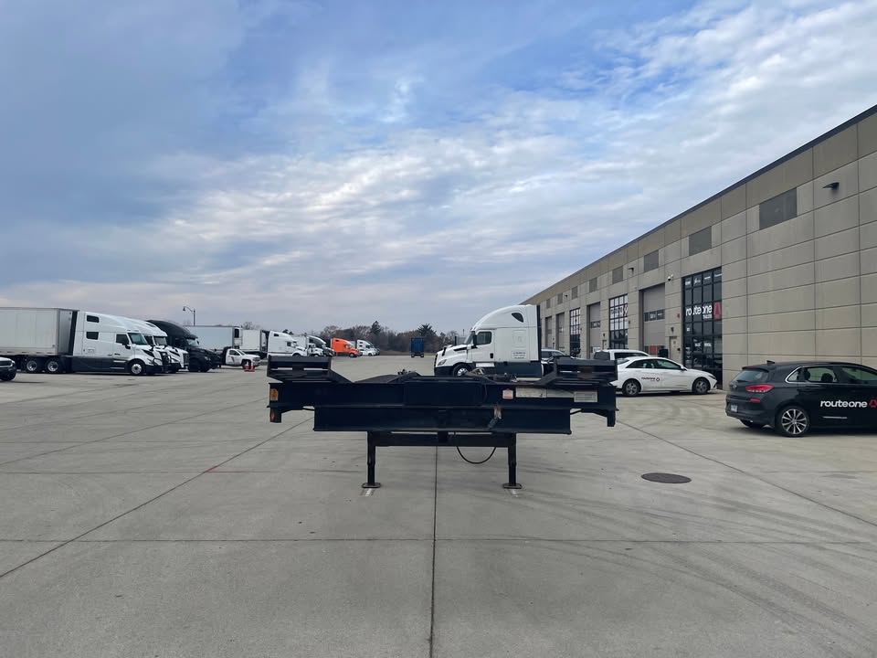 2023 Low profile Kaufman Trailer Route One Trailers