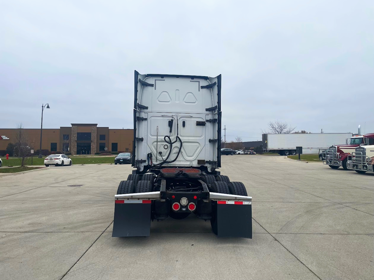 2020 Freightliner Cascadia Route One Trailers