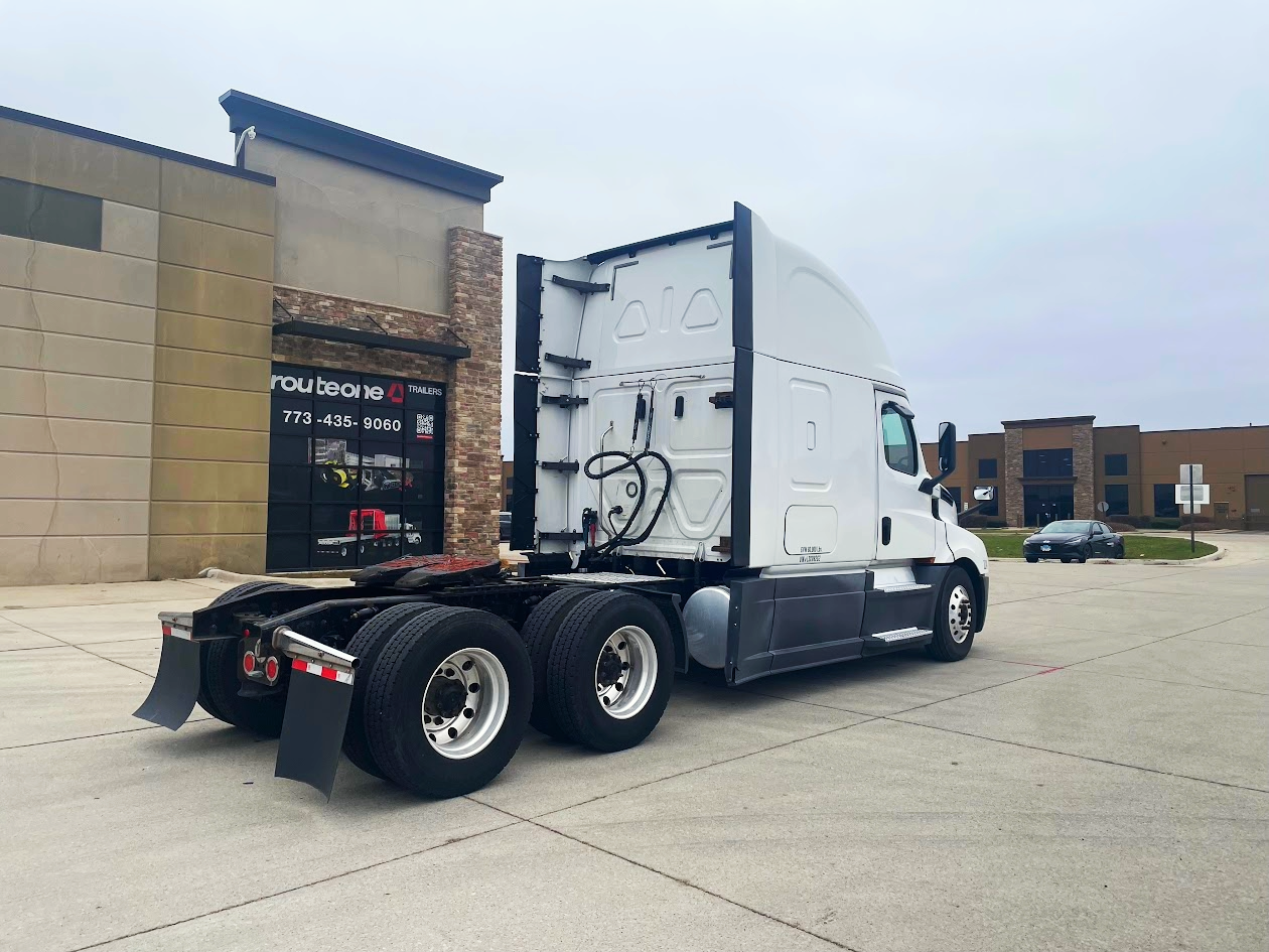 2020 Freightliner Cascadia Route One Trailers