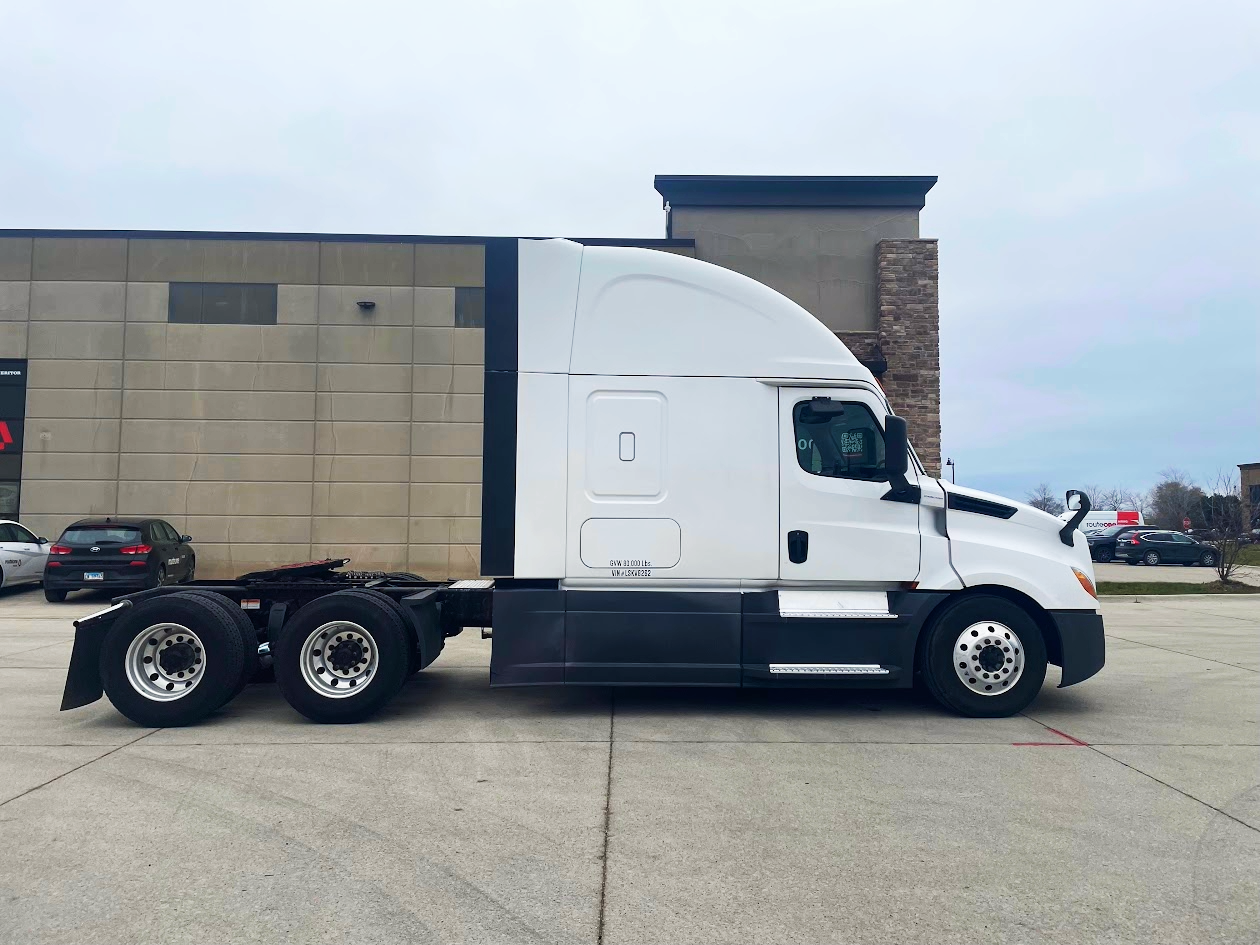 2020 Freightliner Cascadia Route One Trailers