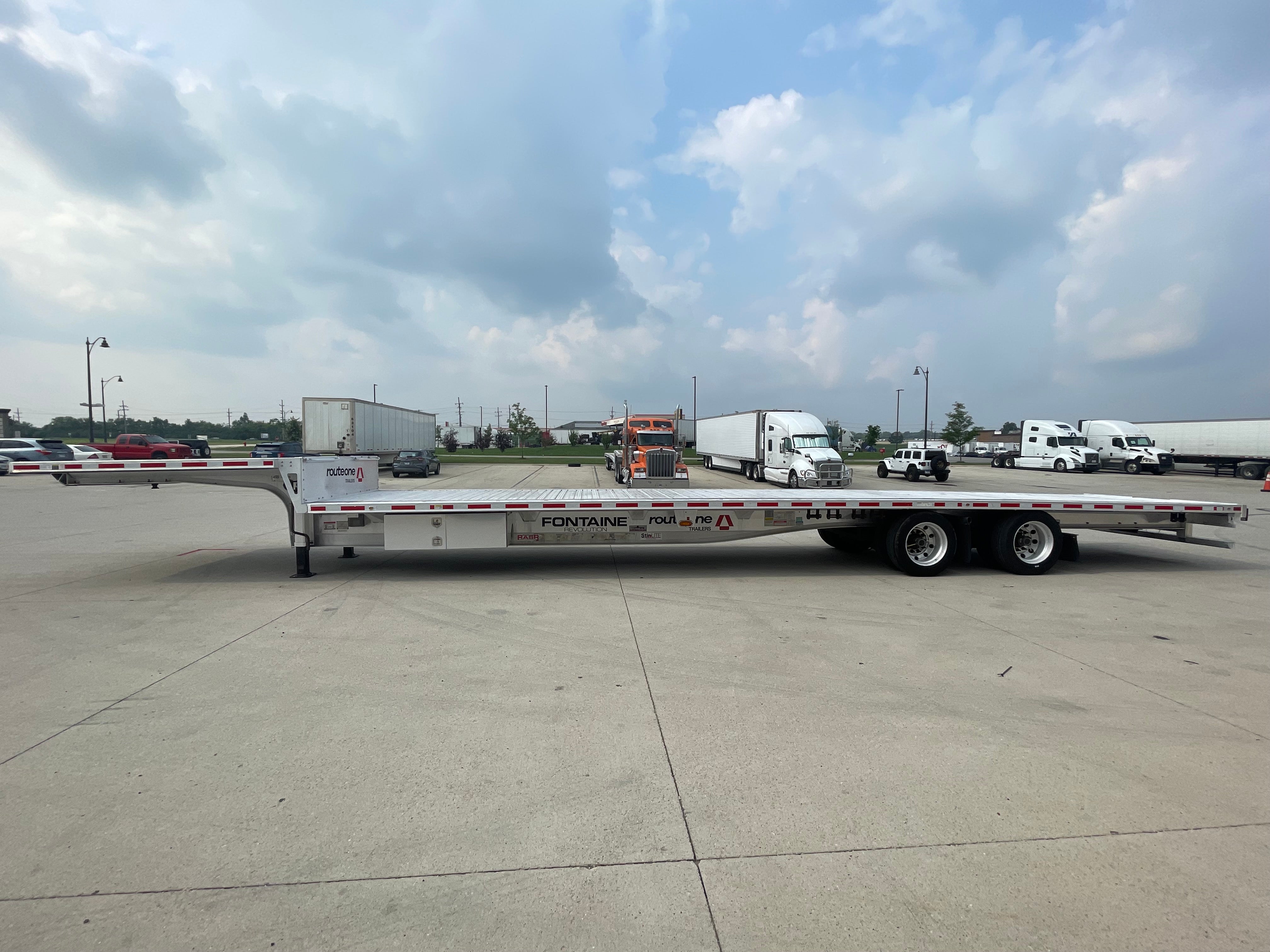 2021 Fontaine Revolution Step Deck Aluminum 53’