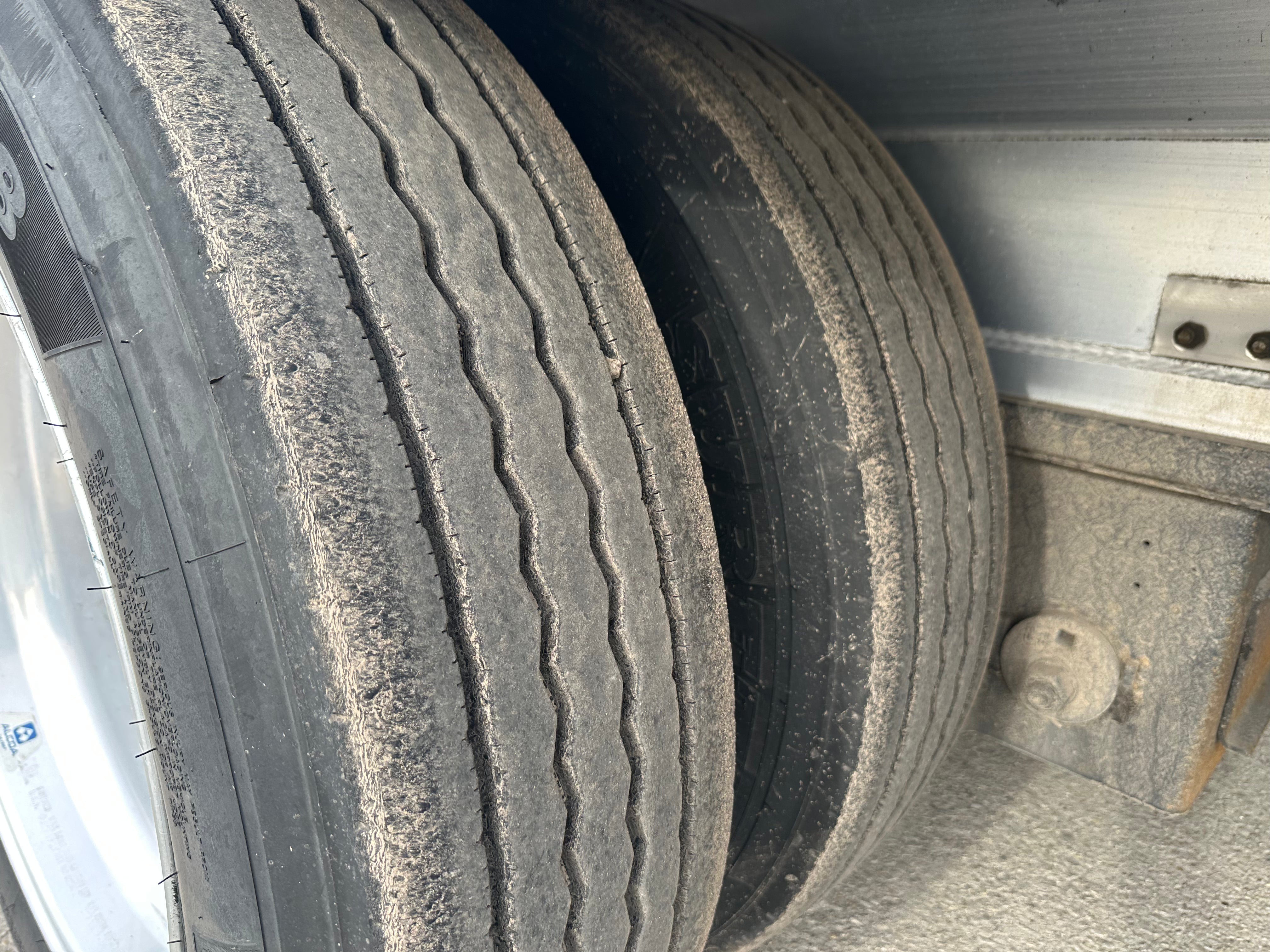 2021 Fontaine Revolution Step Deck Aluminum 53’ Route One Trailers