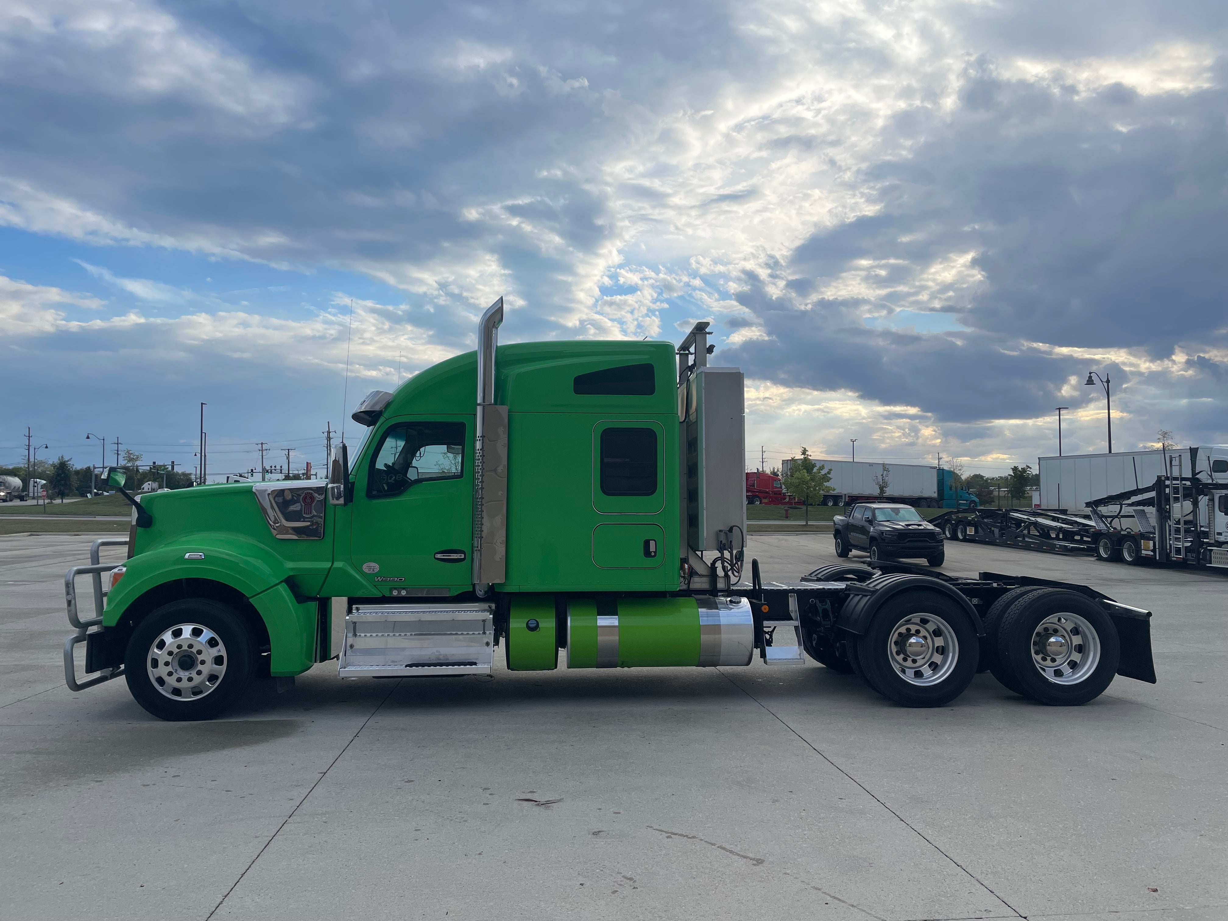 2020 Kenworth W990