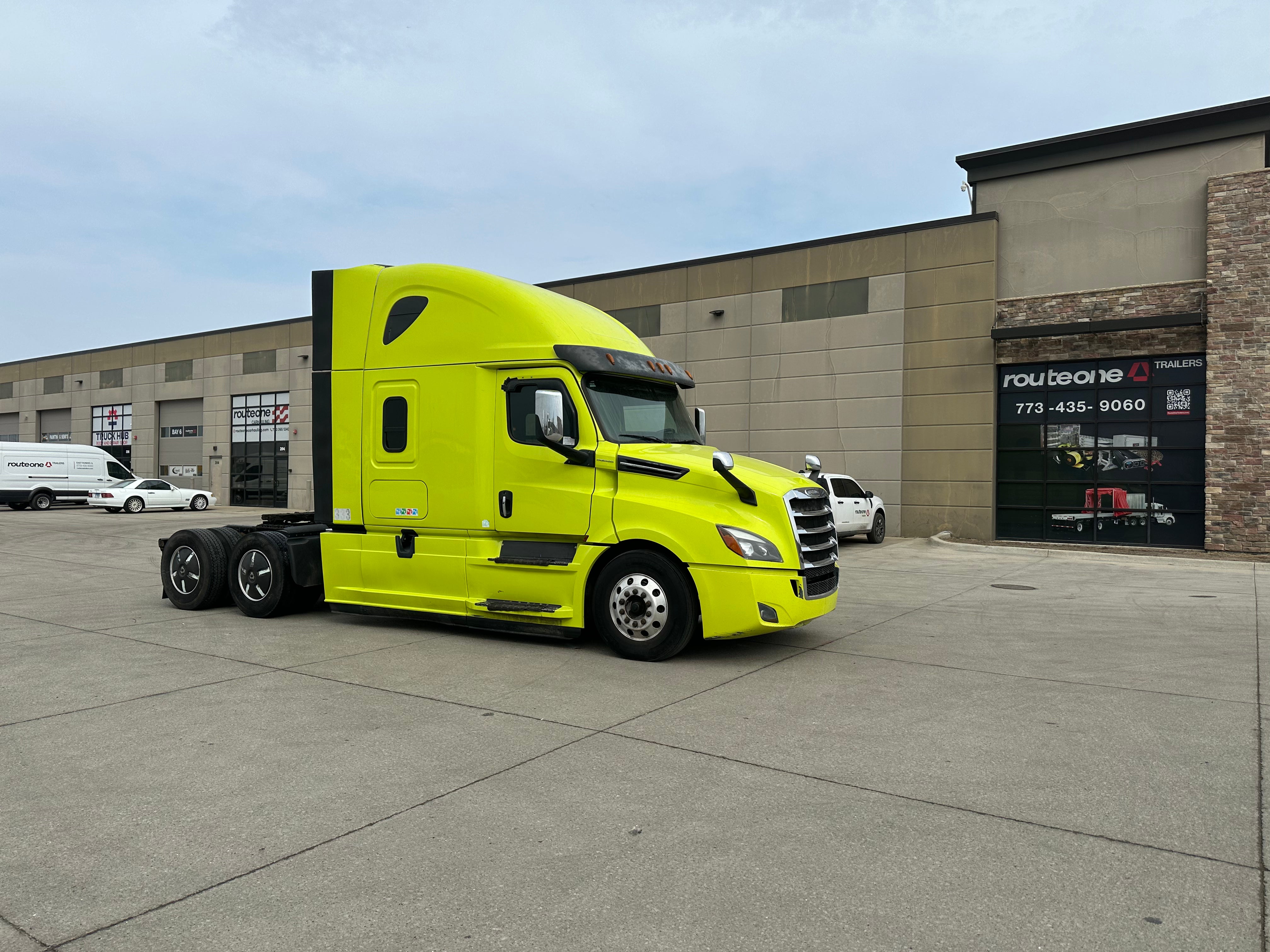 2018 Freightliner Cascadia Route One Trailers