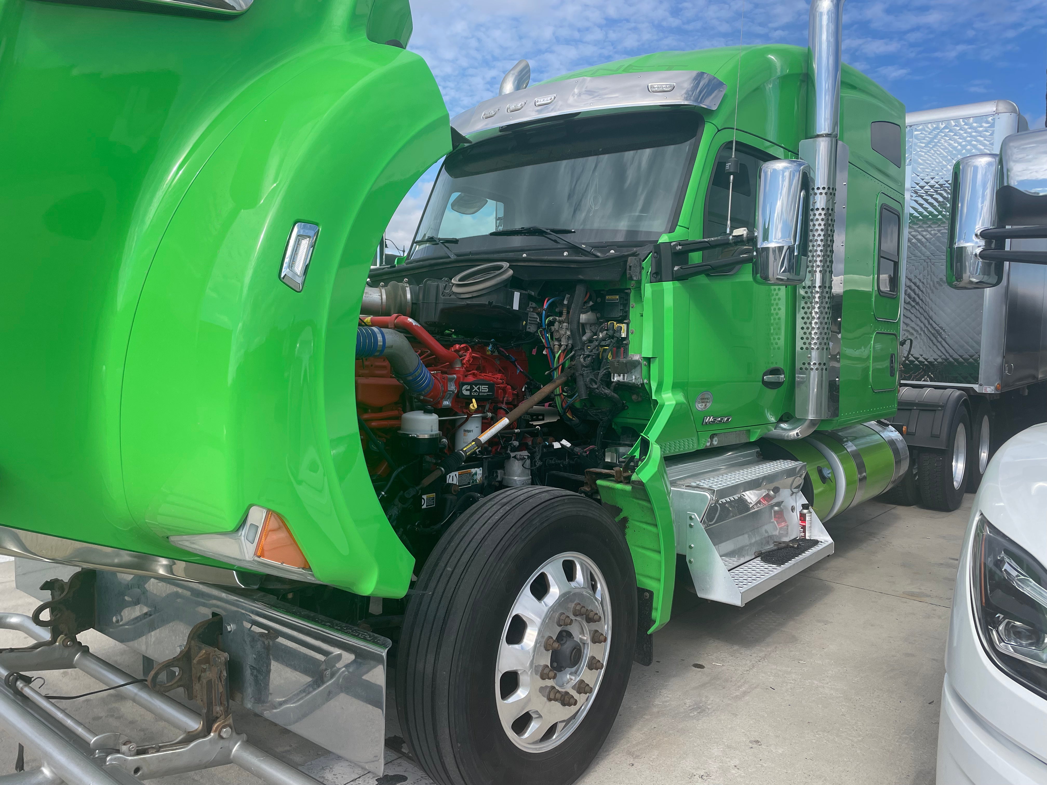 2020 Kenworth W990