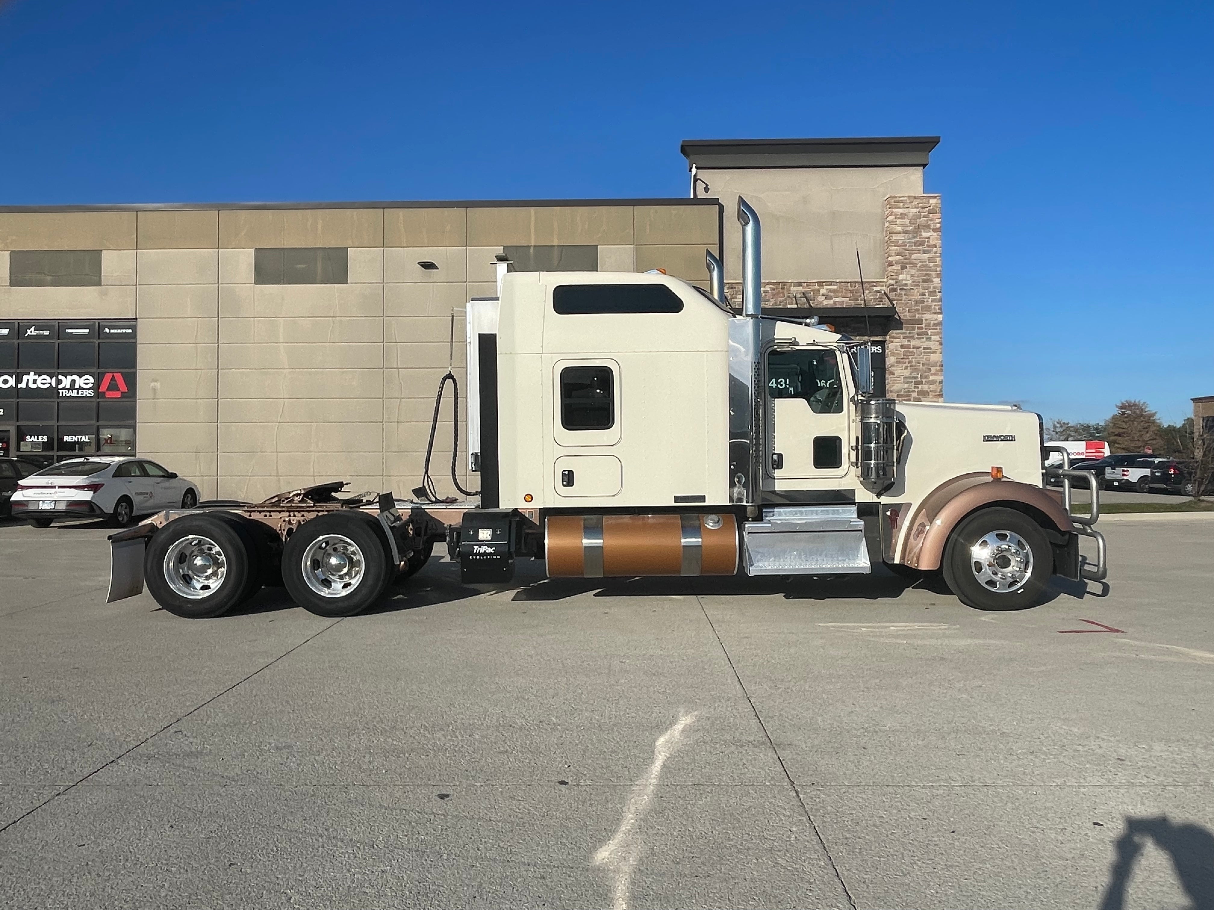 2020 Kenworth W900 Studio Sleeper Route One Trailers