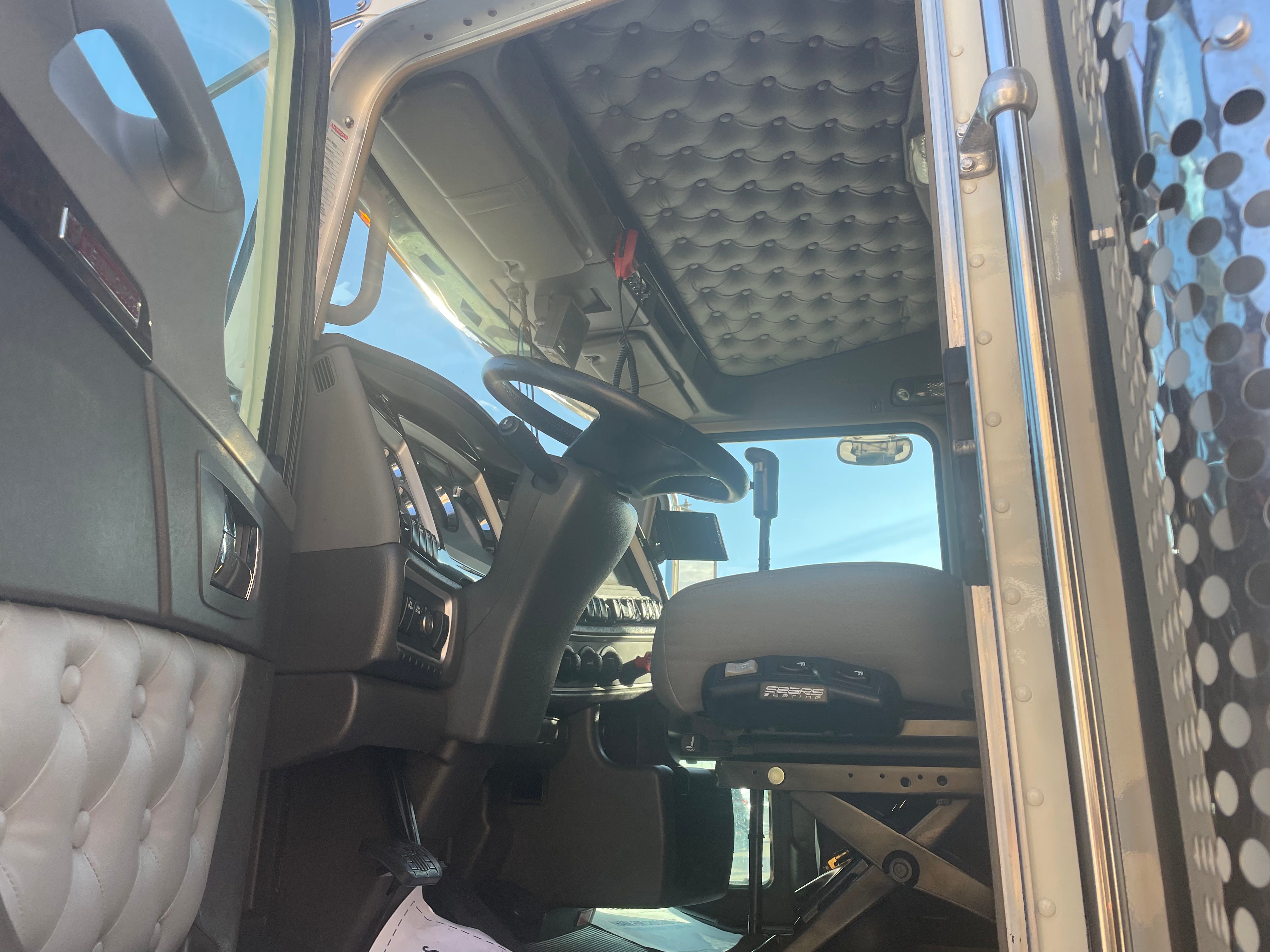 2020 Kenworth W900 Studio Sleeper