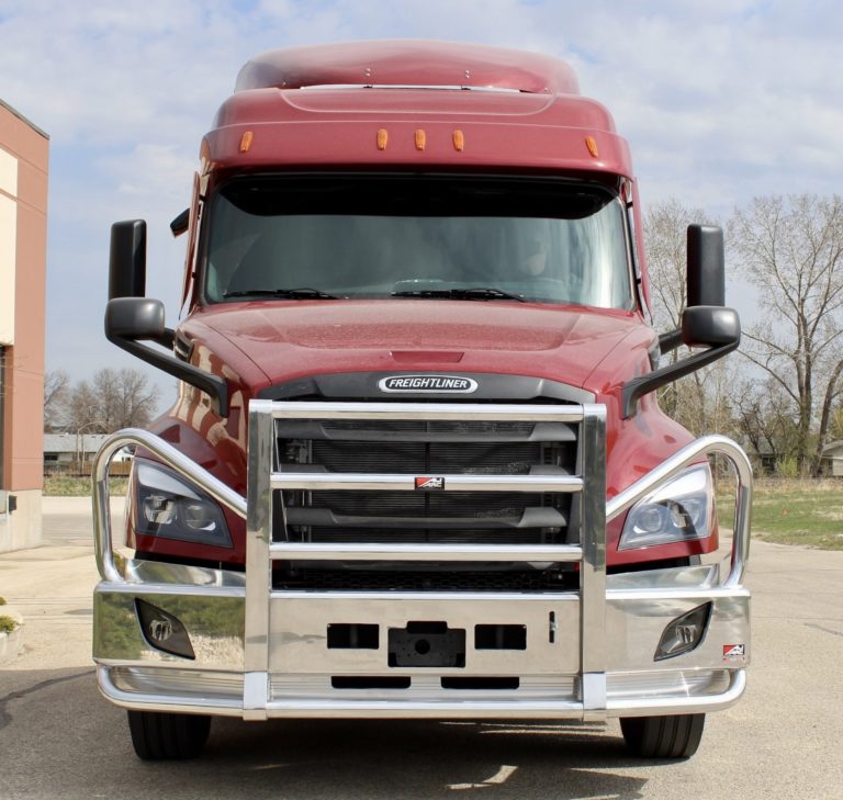 Freightliner Cascadia 2008 - 17 with quick release Route One Trailers