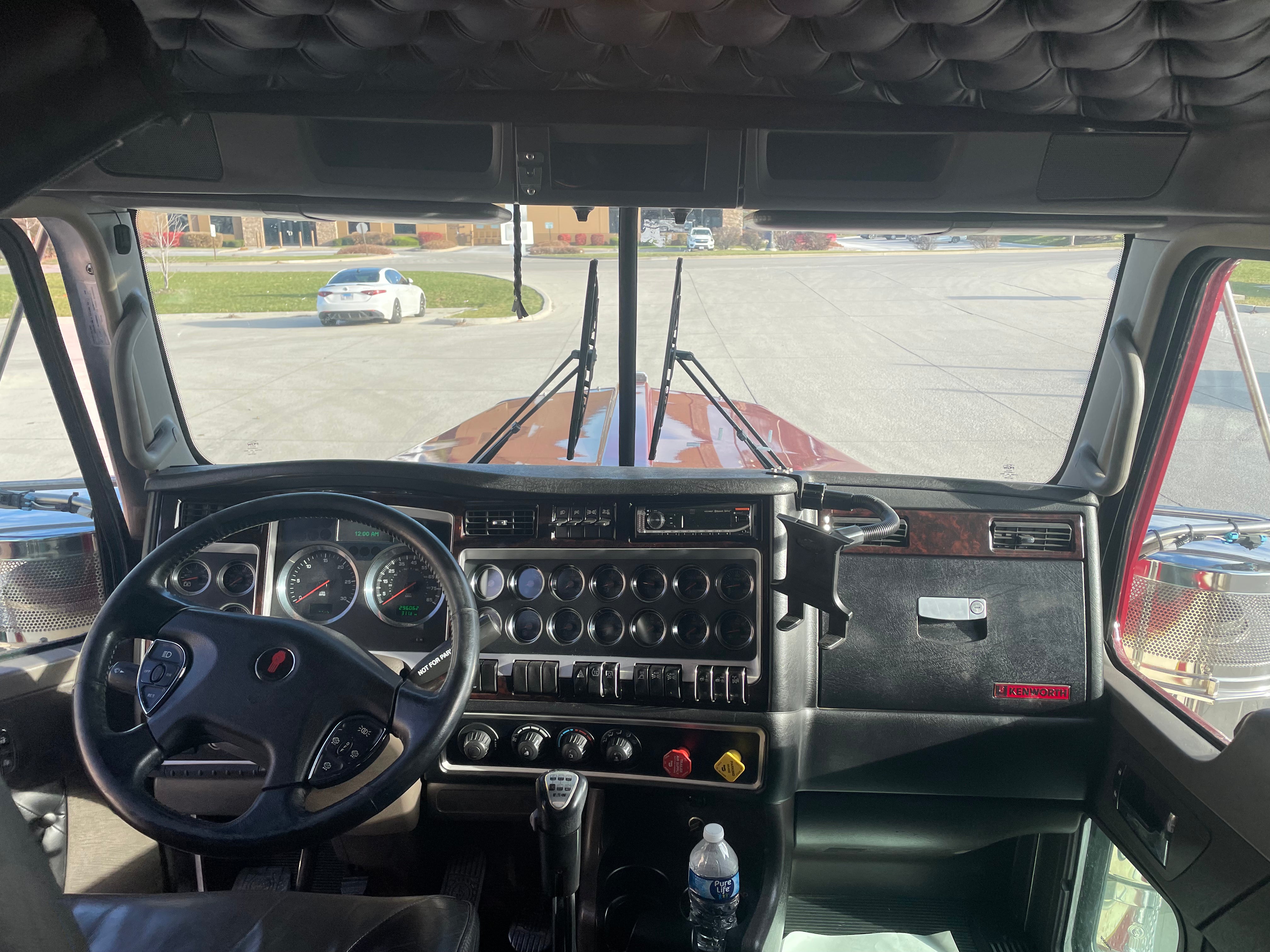 2022 KW W900 AEROCAB SLEEPER