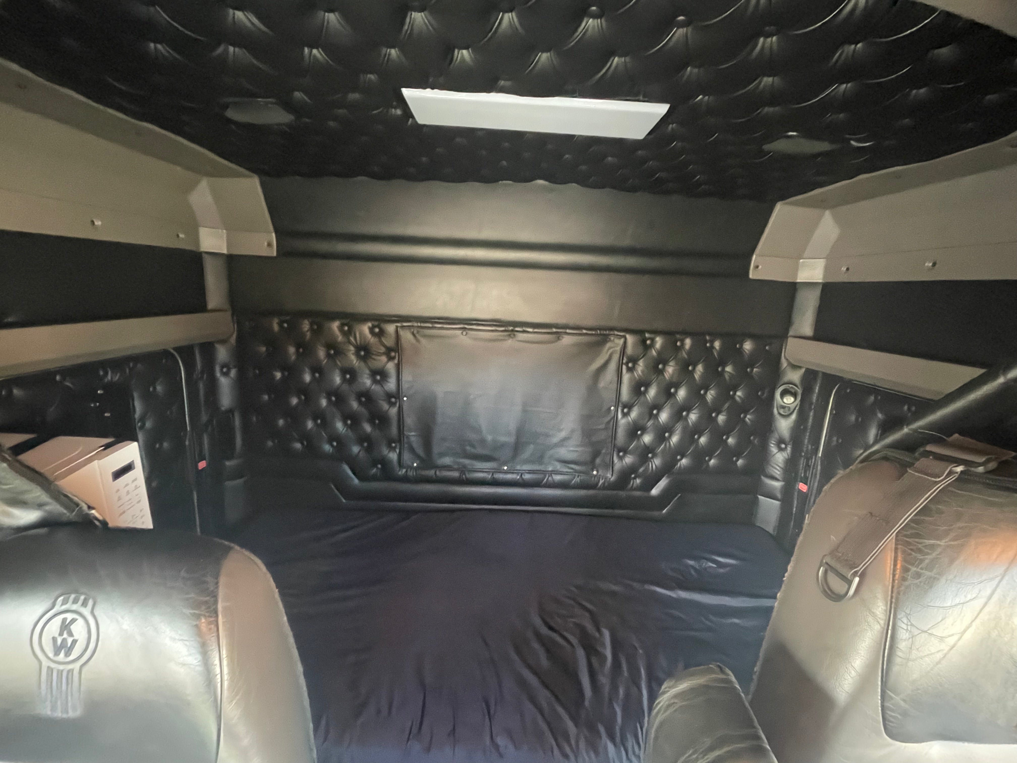 2022 KW W900 AEROCAB SLEEPER