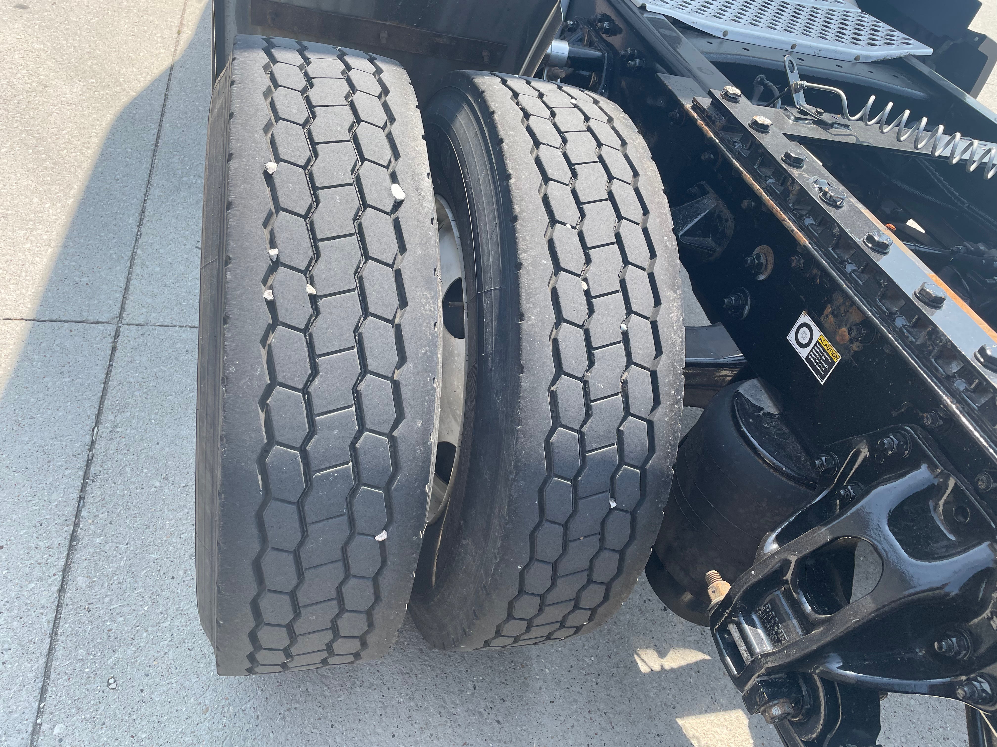 2022 Kenworth T680