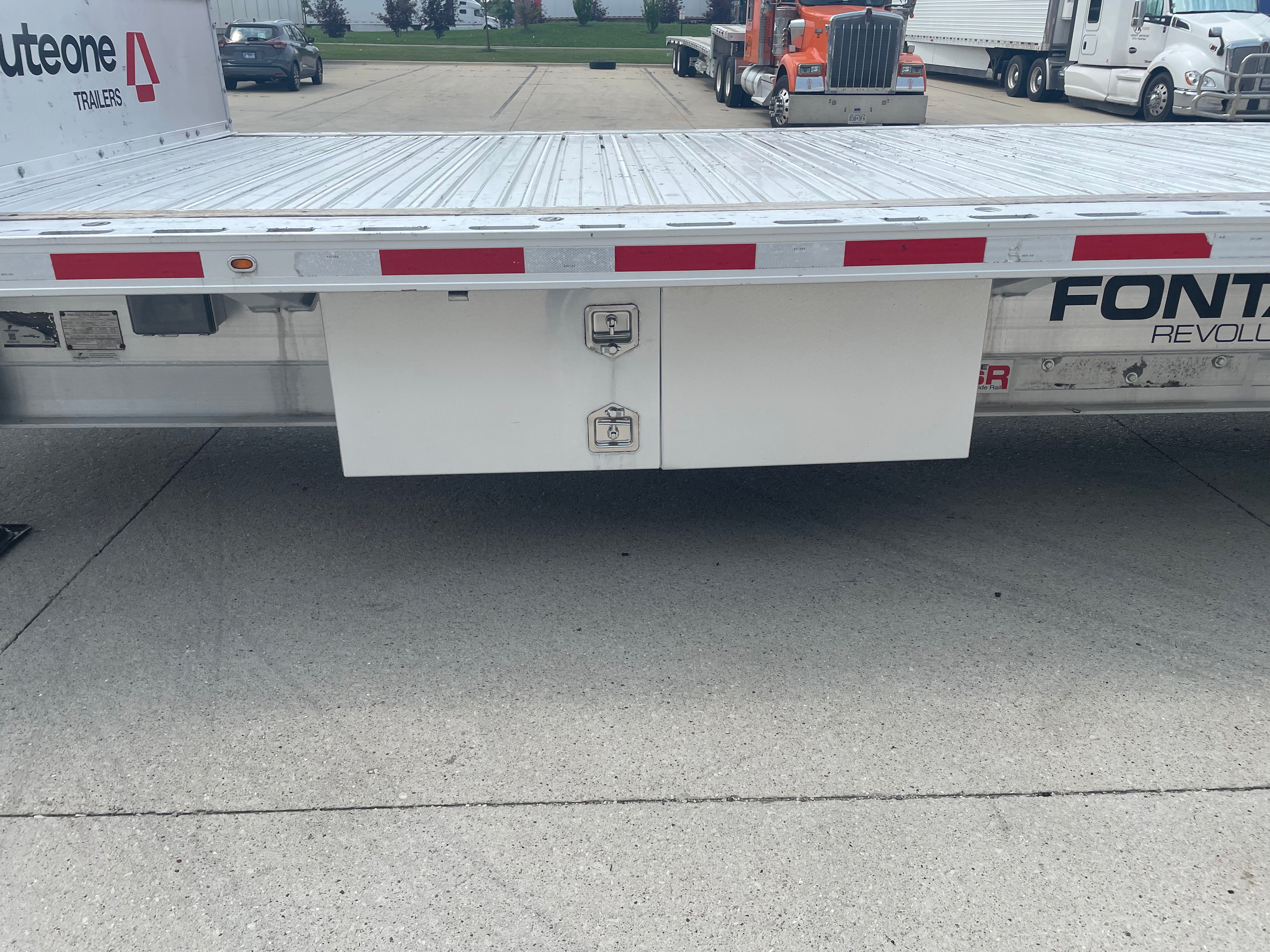 2021 Fontaine Revolution Step Deck