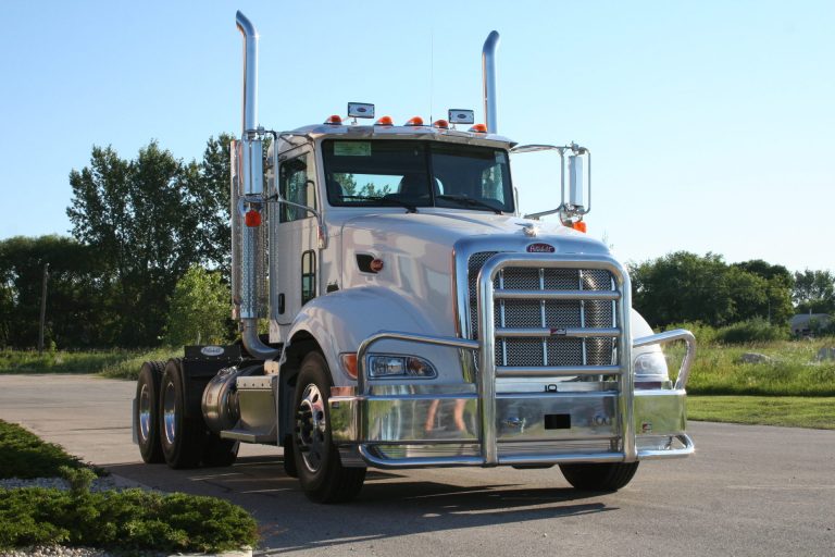 Peterbilt 387 SBA Route One Trailers