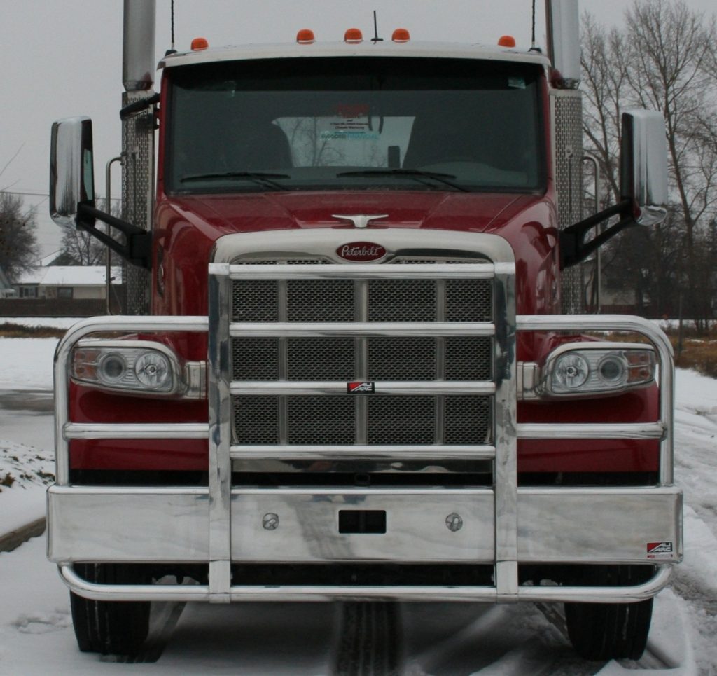 Peterbilt 567 2014-UP with CAS Q-LATCH Route One Trailers
