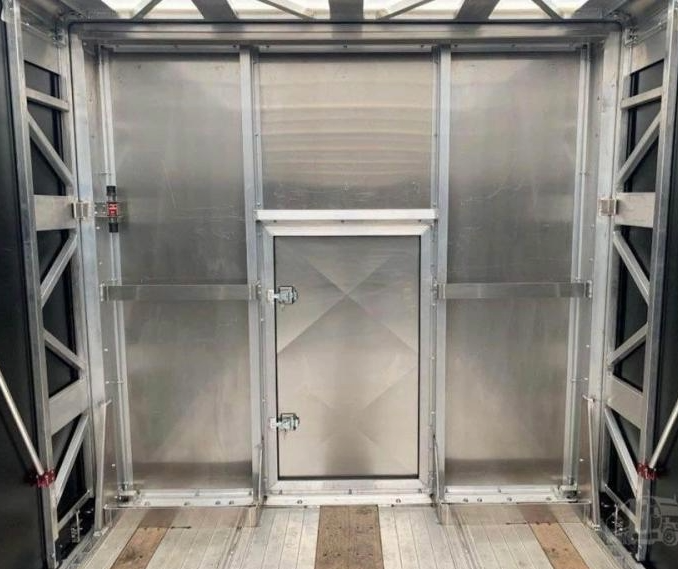 FASTRAK II – Aluminum Bulkhead 8′ 2″ Inside Height Full Height Route One Trailers