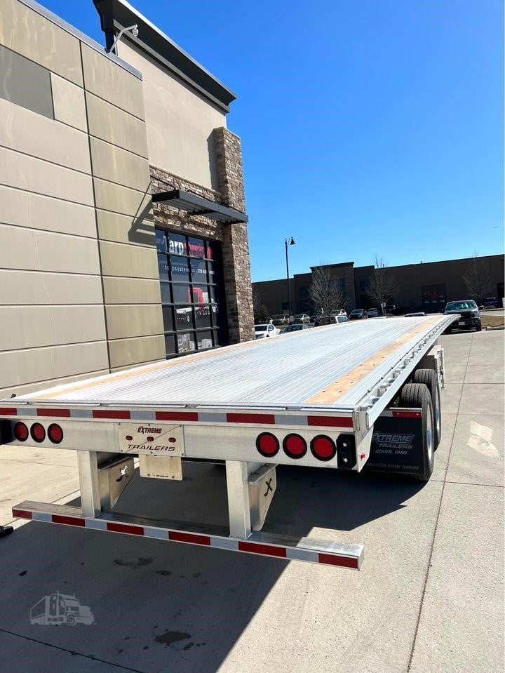 2025 EXTREME STANDARD FLATBED XP55
