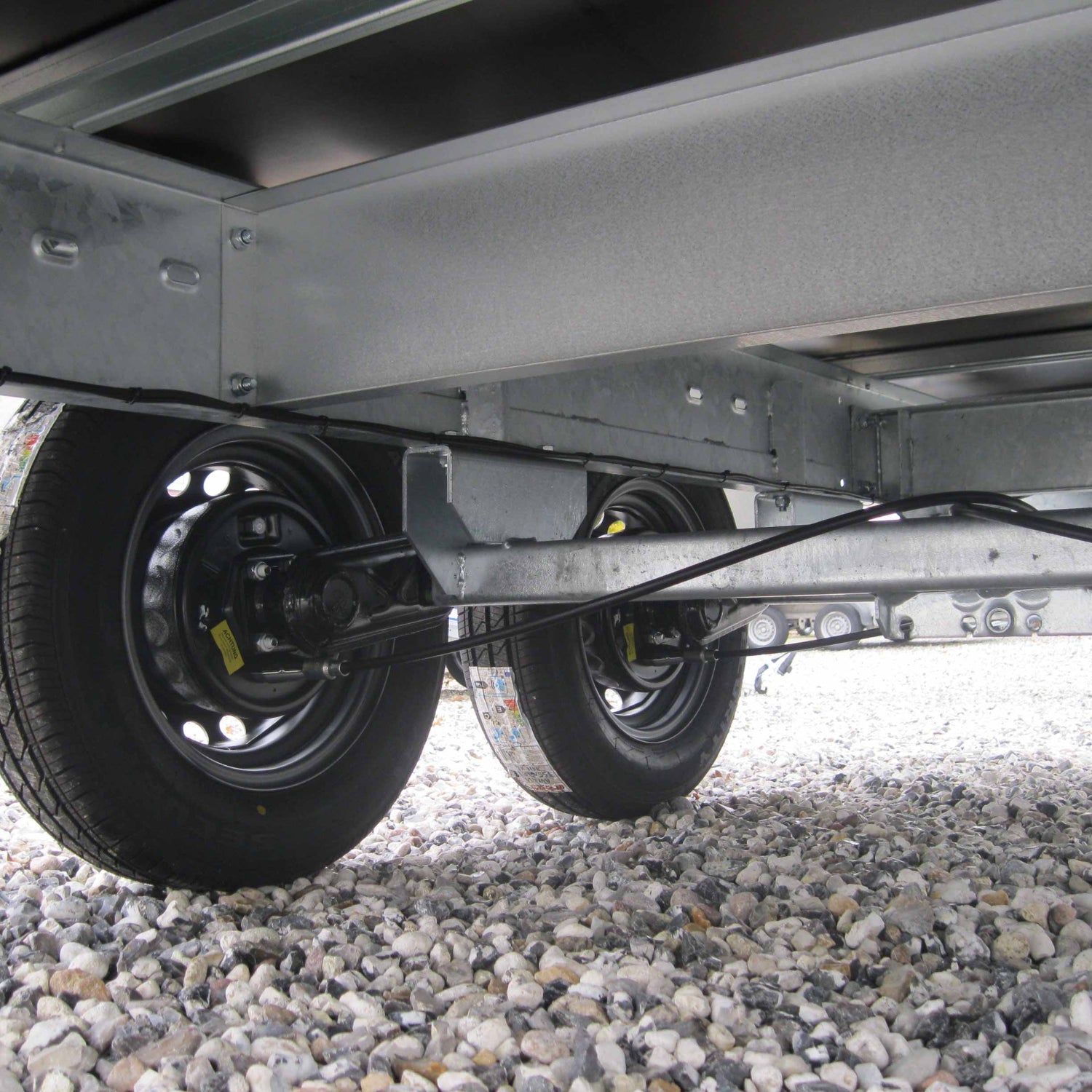 Single vs Dual Axle Trailer: Making the right choice for your hauling needs