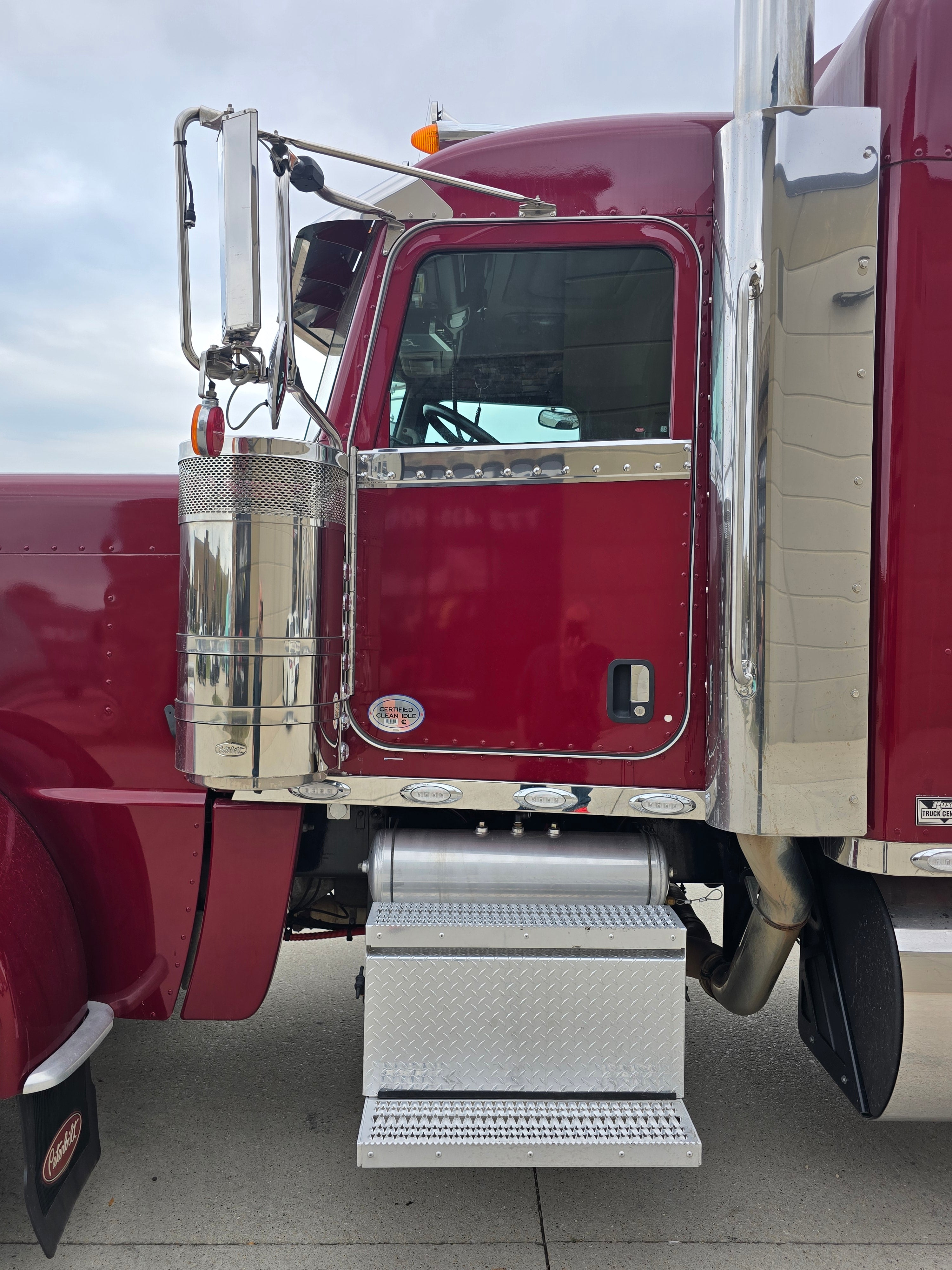 2022 Peterbilt 389