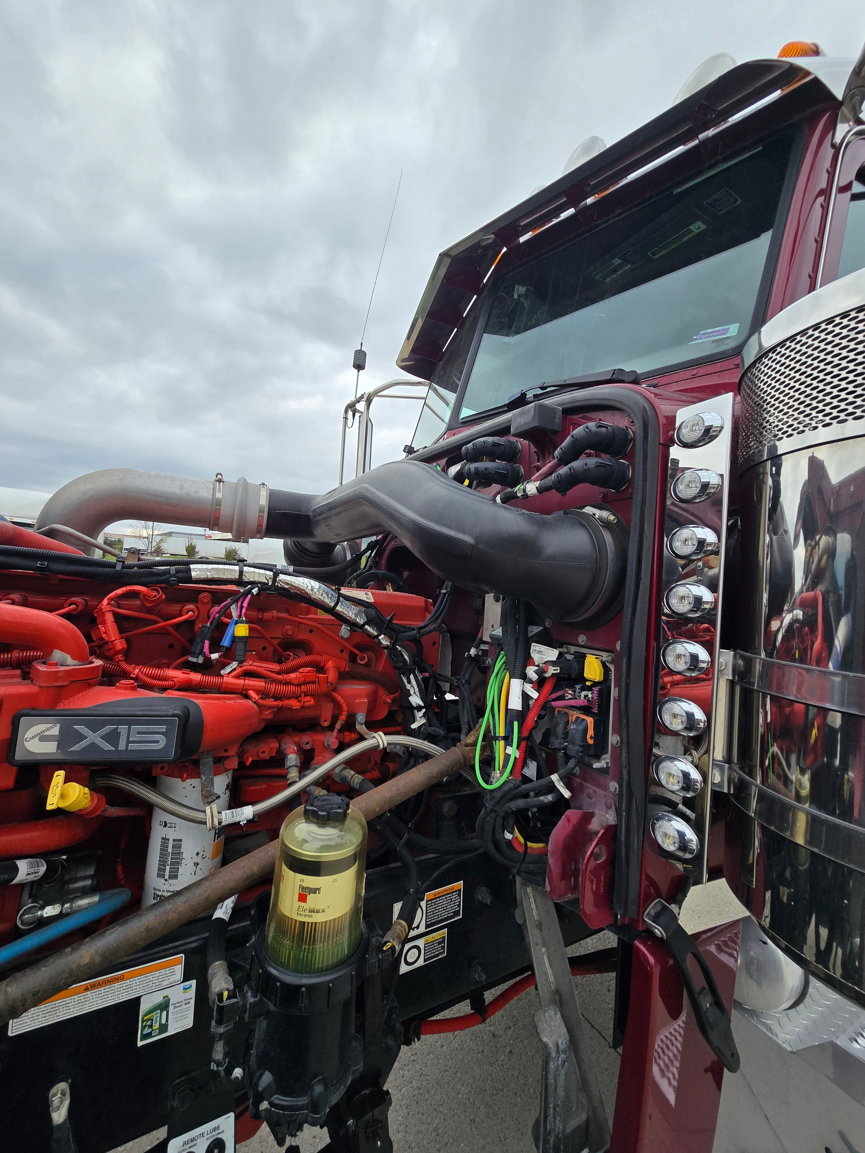 2022 Peterbilt 389