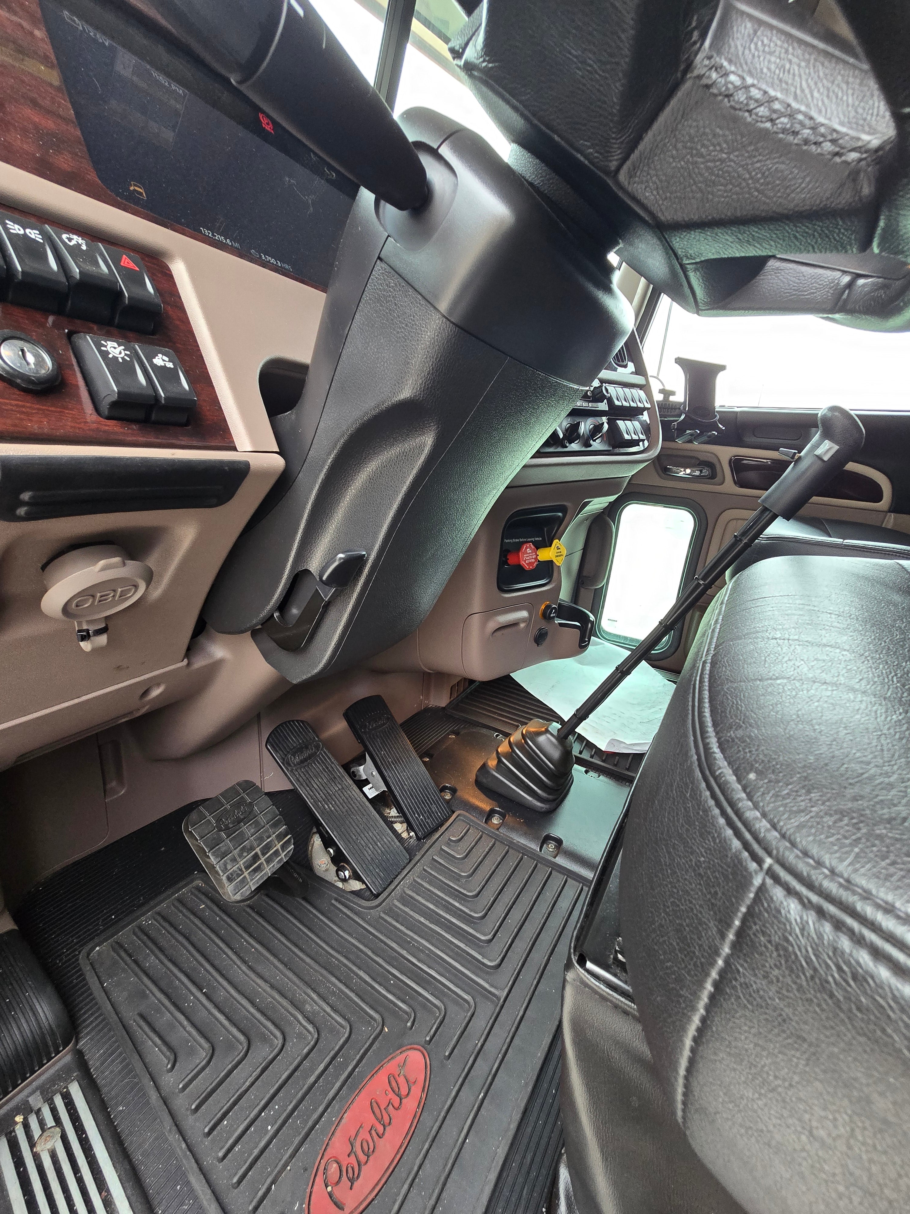 2022 Peterbilt 389