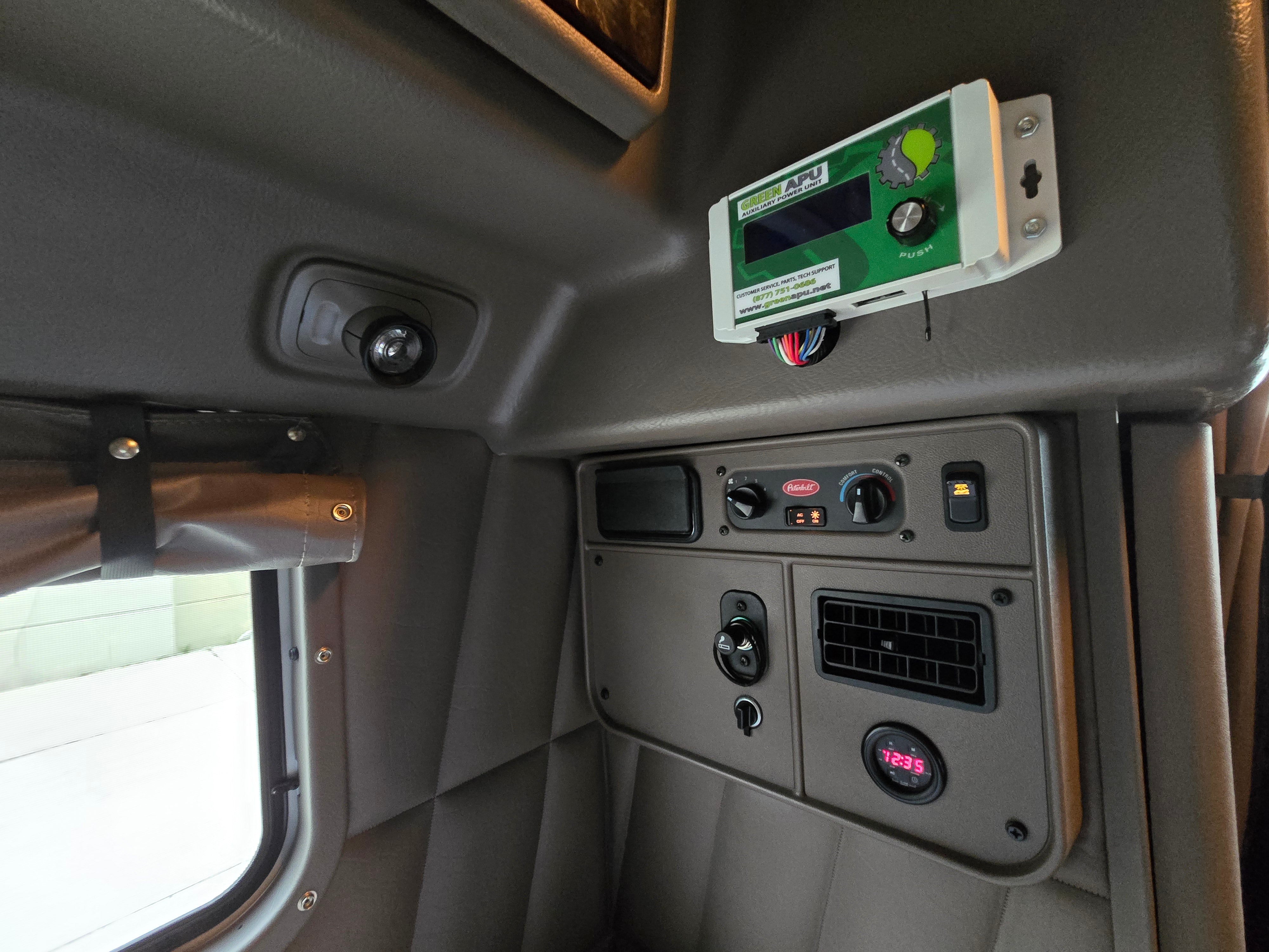 2022 Peterbilt 389