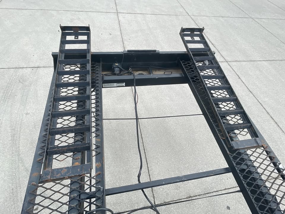 2023 Low profile Kaufman Trailer Route One Trailers