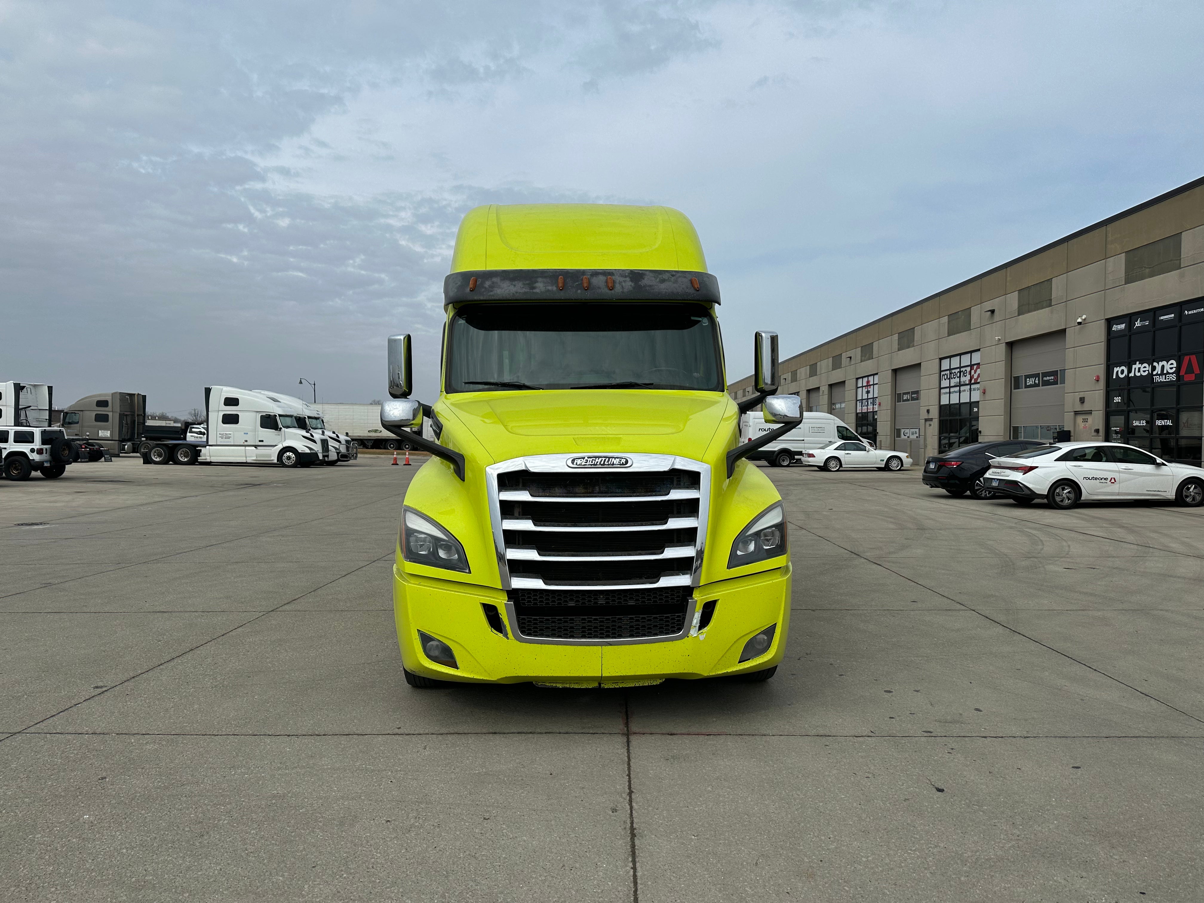 2018 Freightliner Cascadia Route One Trailers