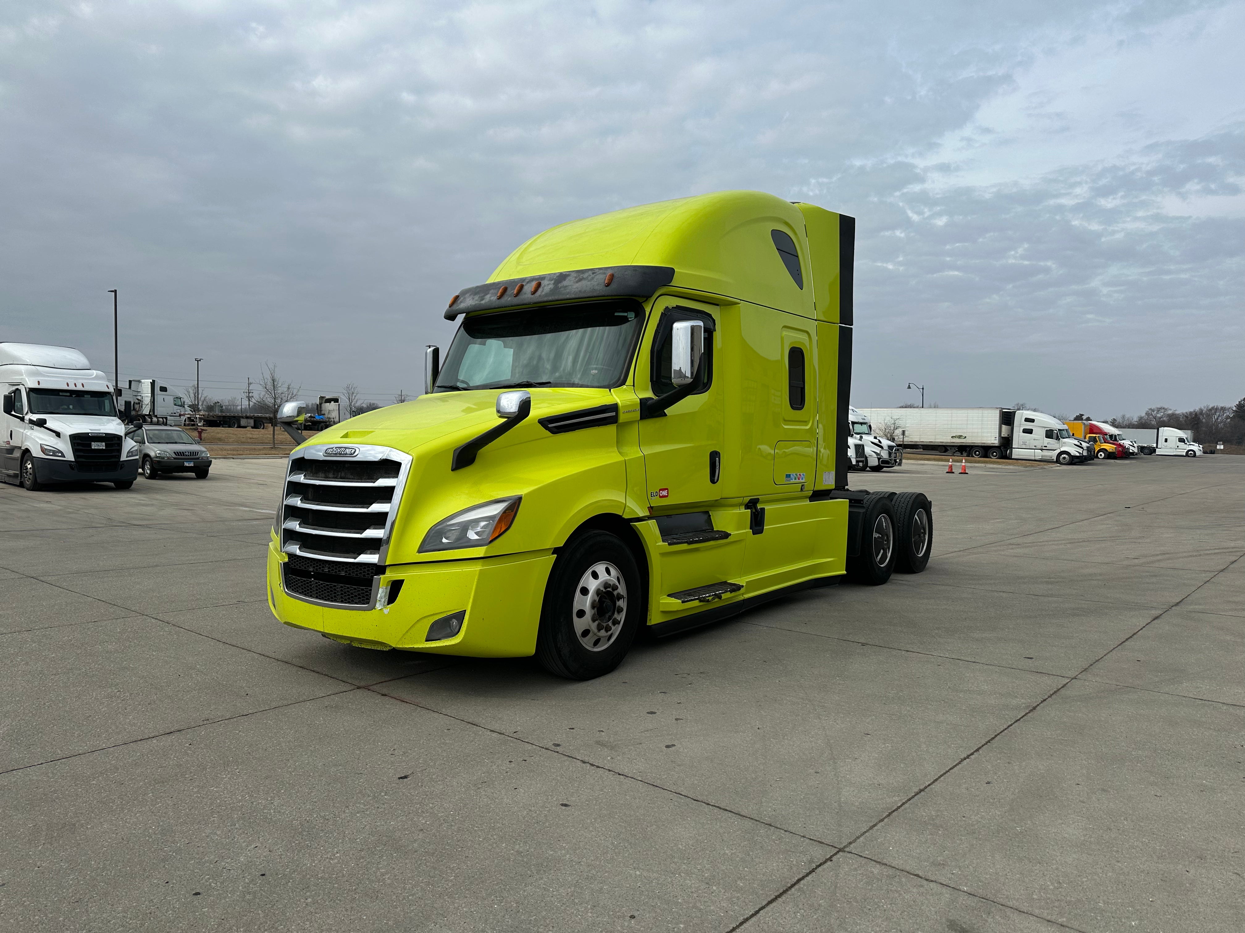 2018 Freightliner Cascadia Route One Trailers