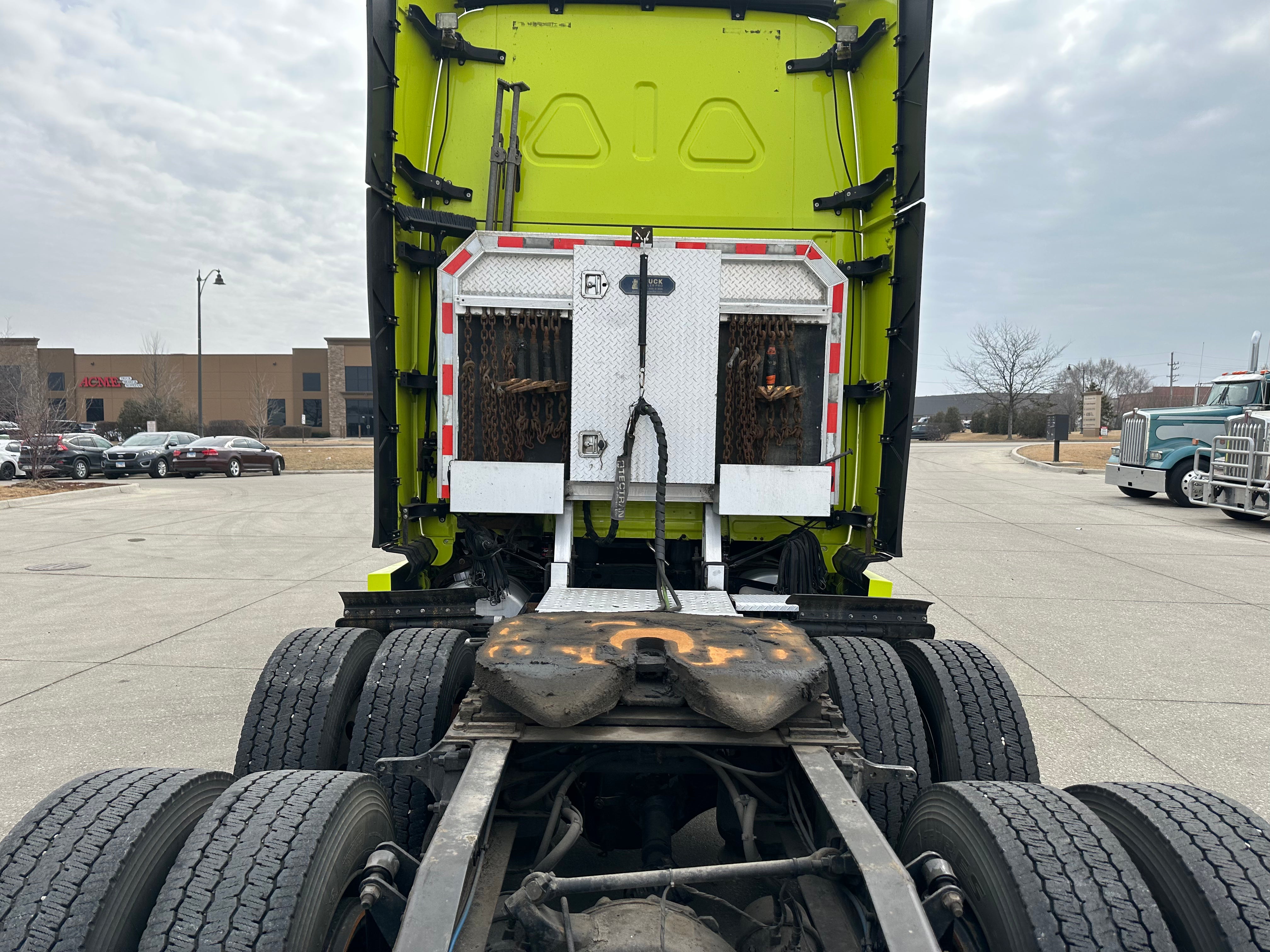 2018 Freightliner Cascadia Route One Trailers