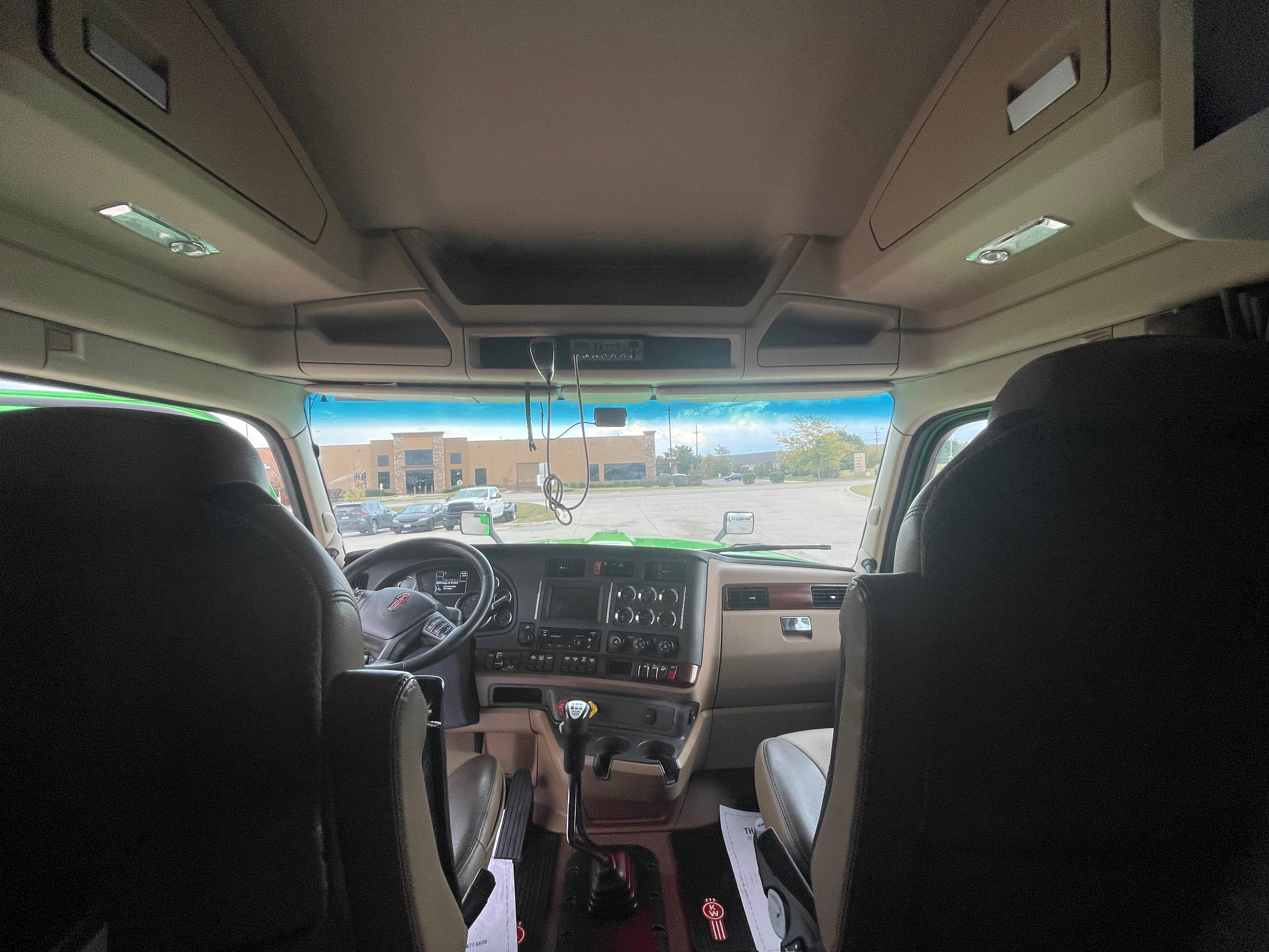 2020 Kenworth W990