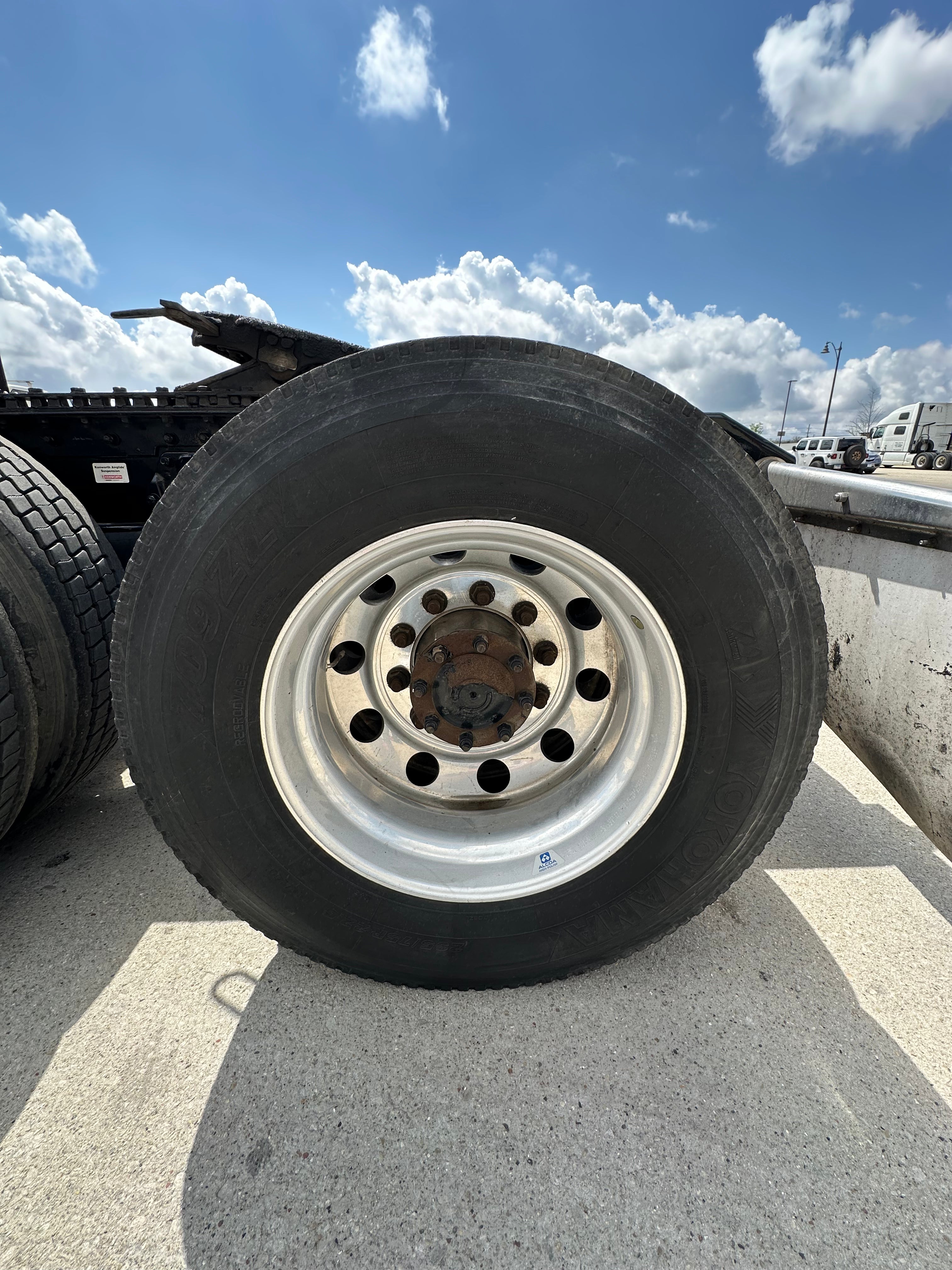 2024 Kenworth T680 Route One Trailers