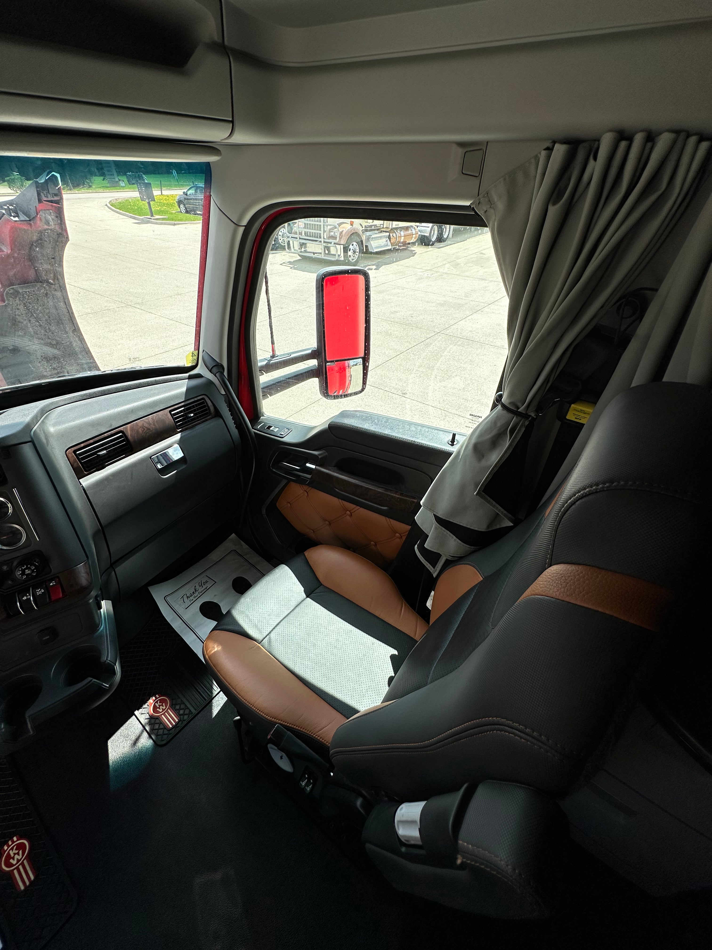 2024 Kenworth T680 Route One Trailers
