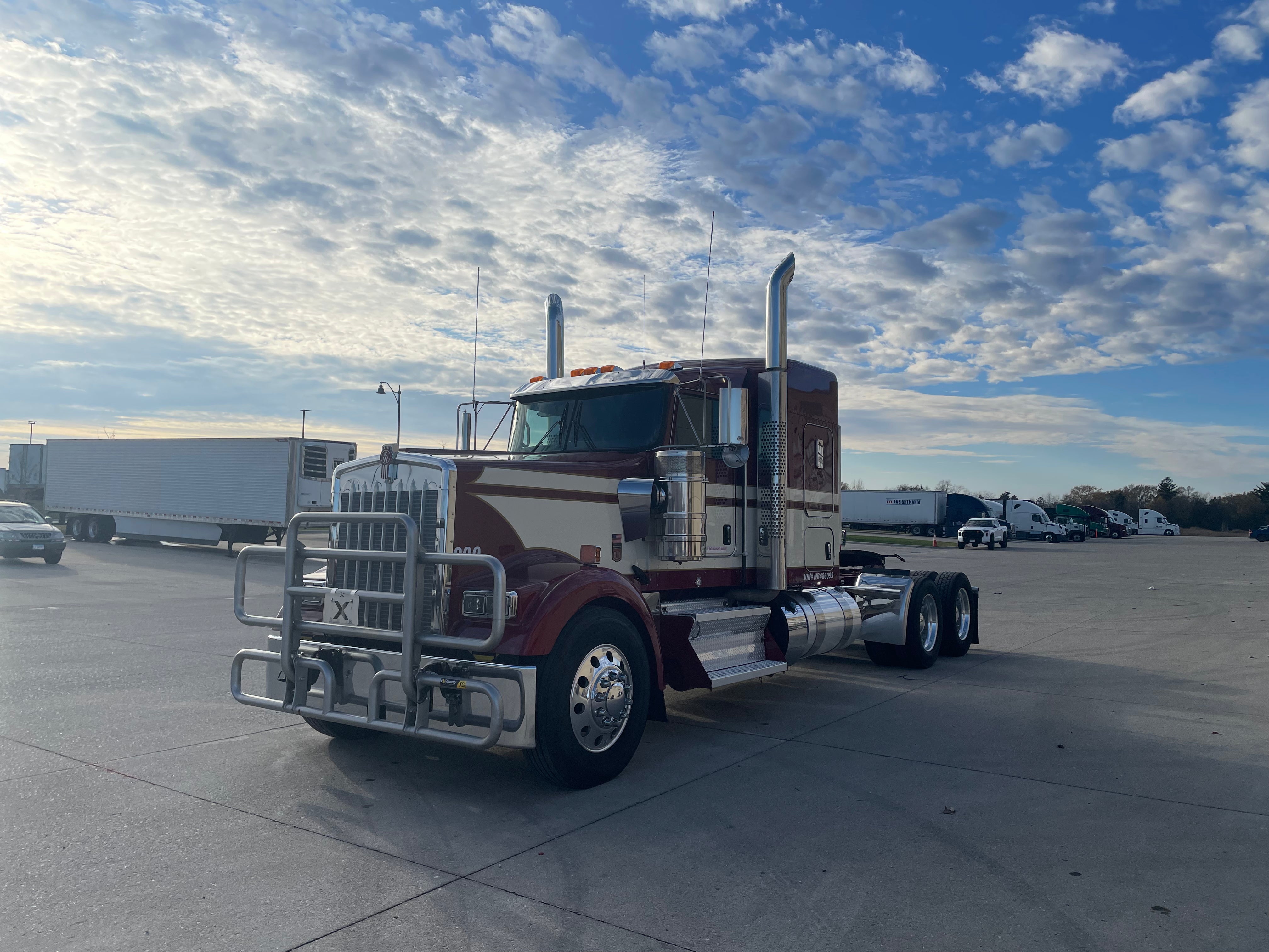 2022 KW W900 AEROCAB SLEEPER