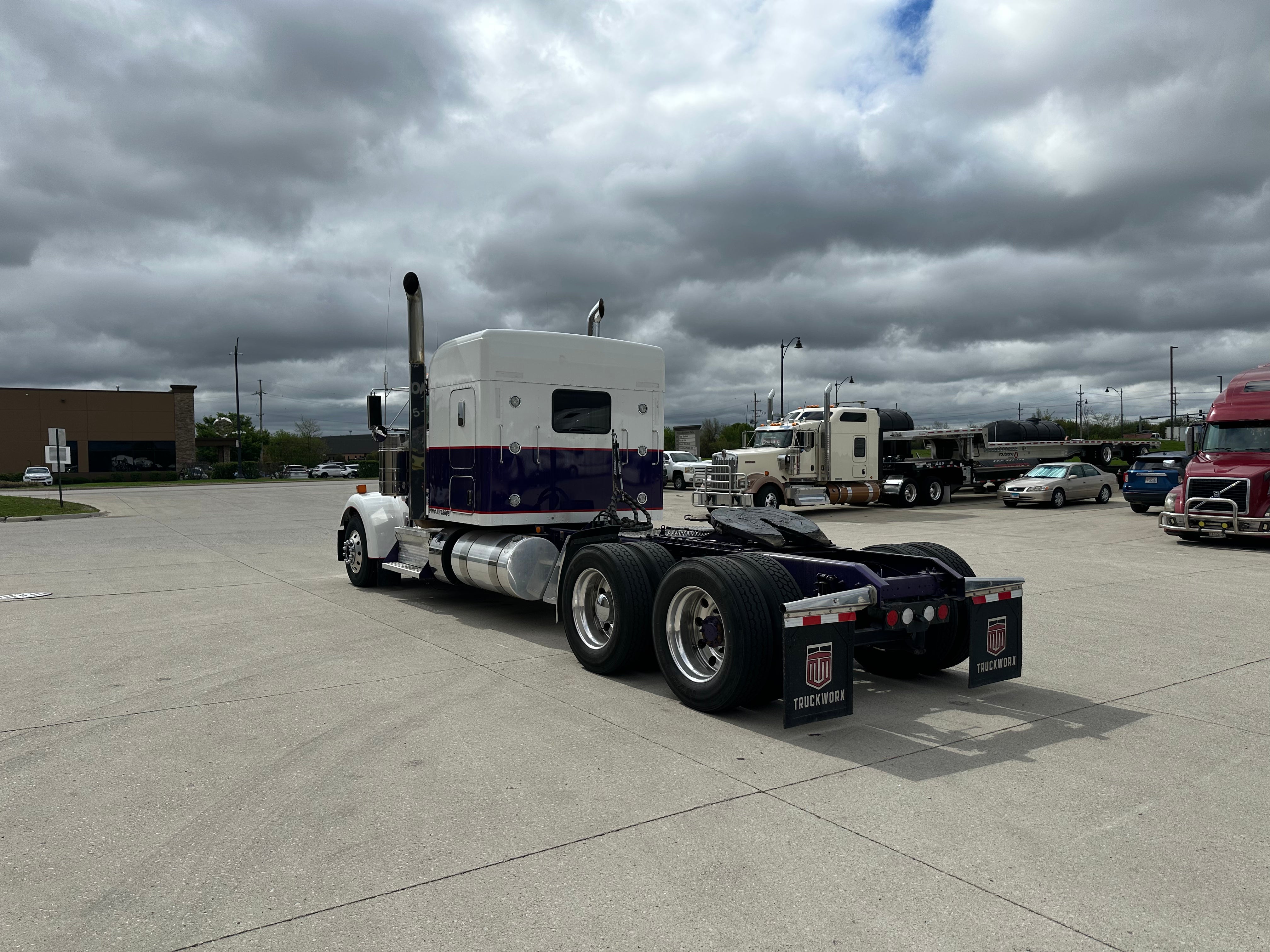 2022 Kenworth W900 Route One Trailers