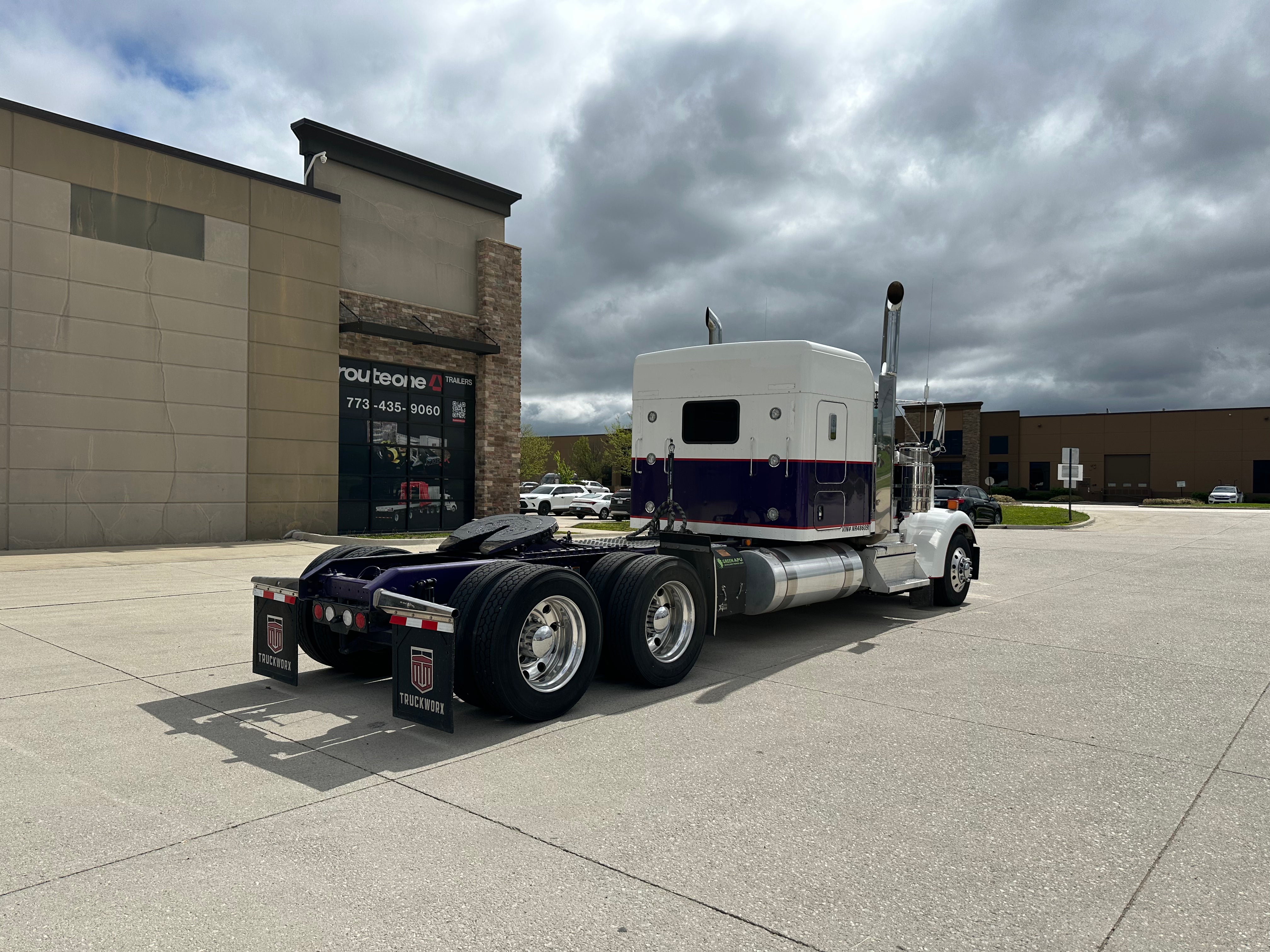 2022 Kenworth W900 Route One Trailers