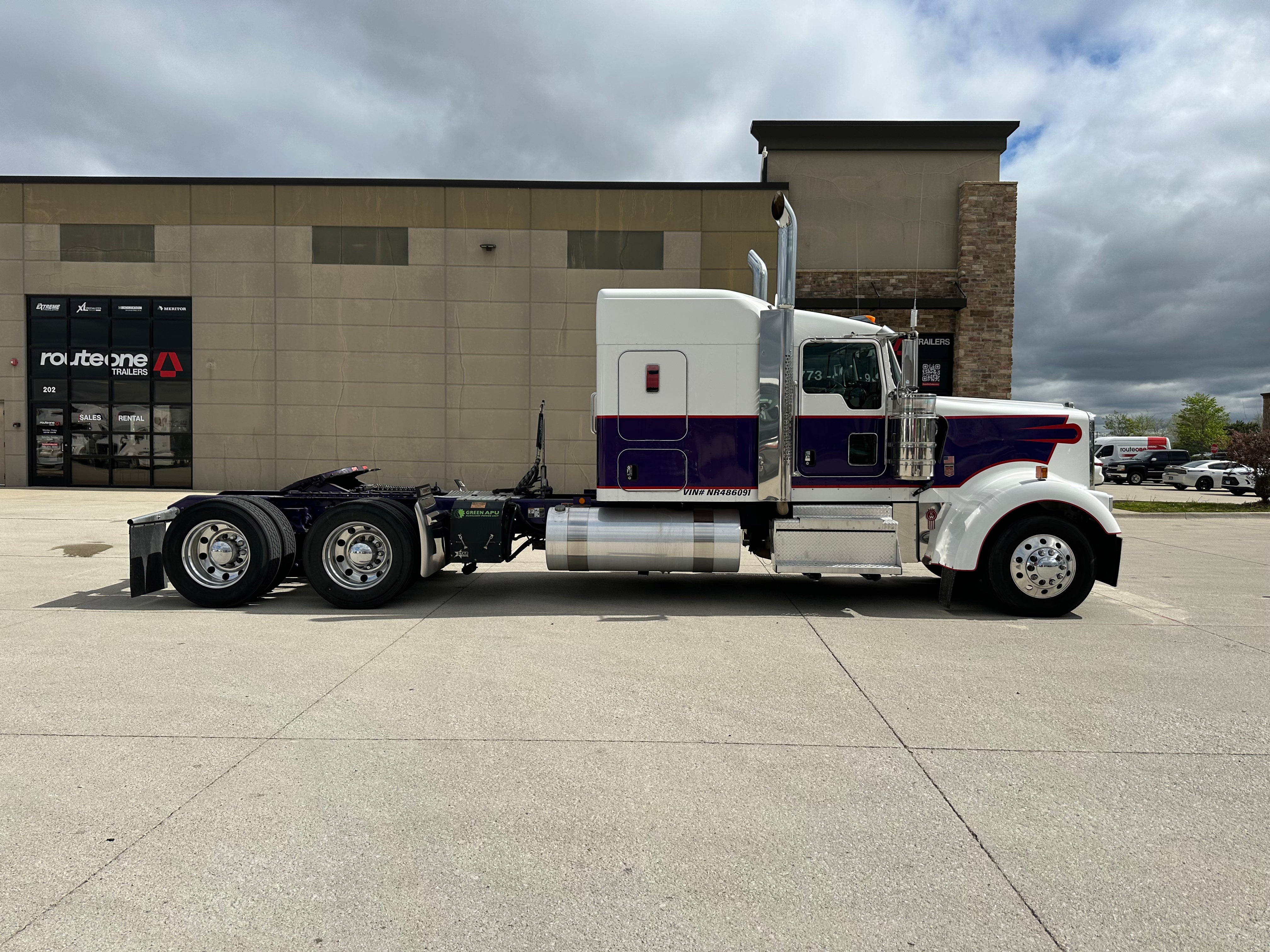 2022 Kenworth W900 Route One Trailers