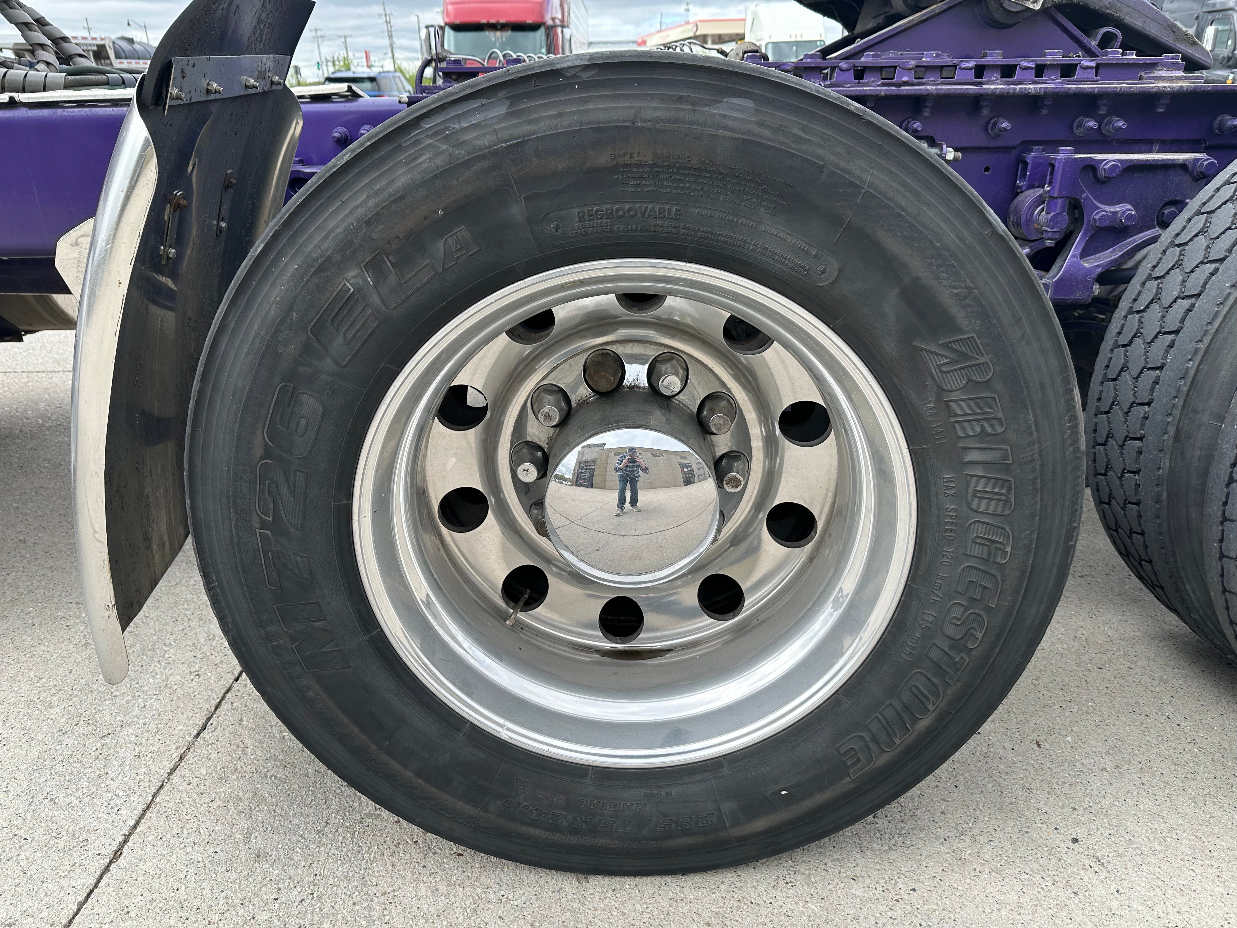 2022 Kenworth W900 Route One Trailers