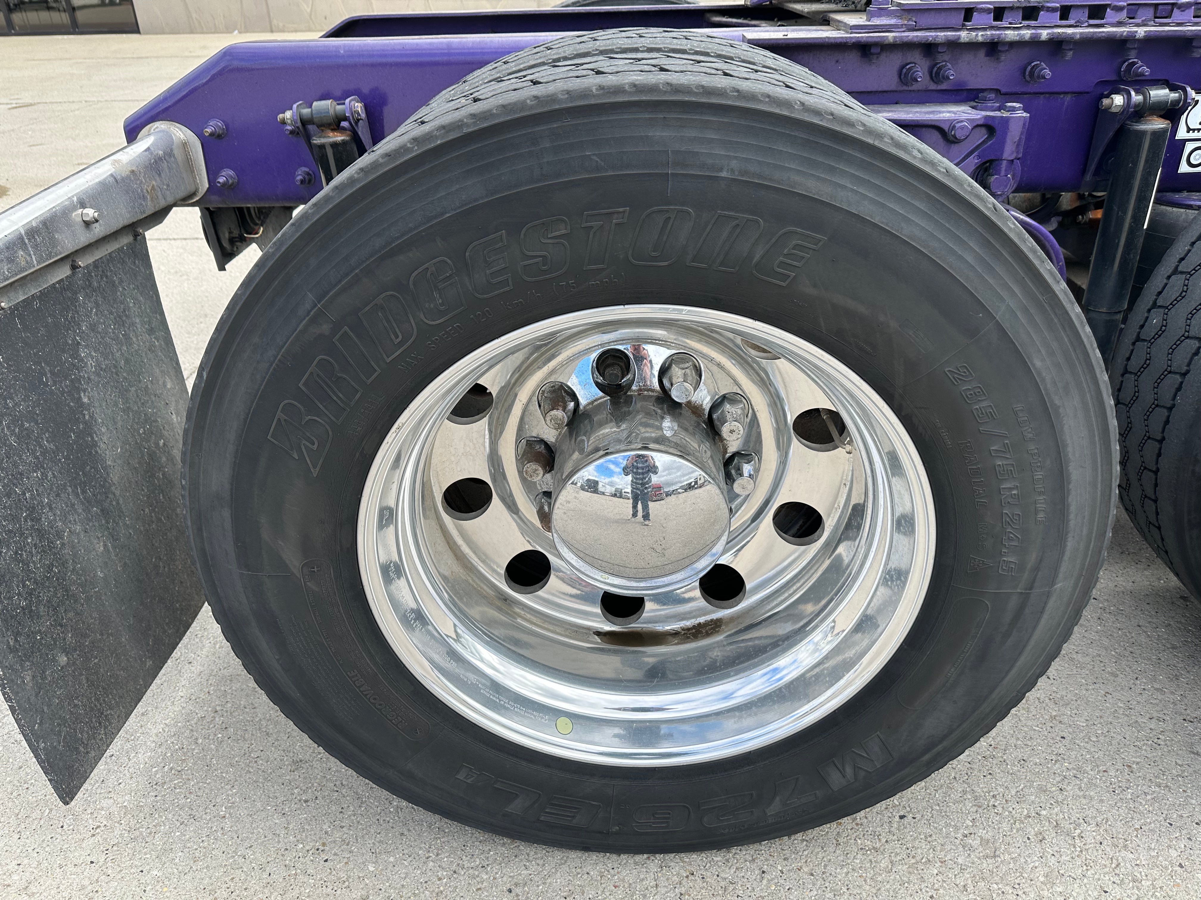 2022 Kenworth W900 Route One Trailers