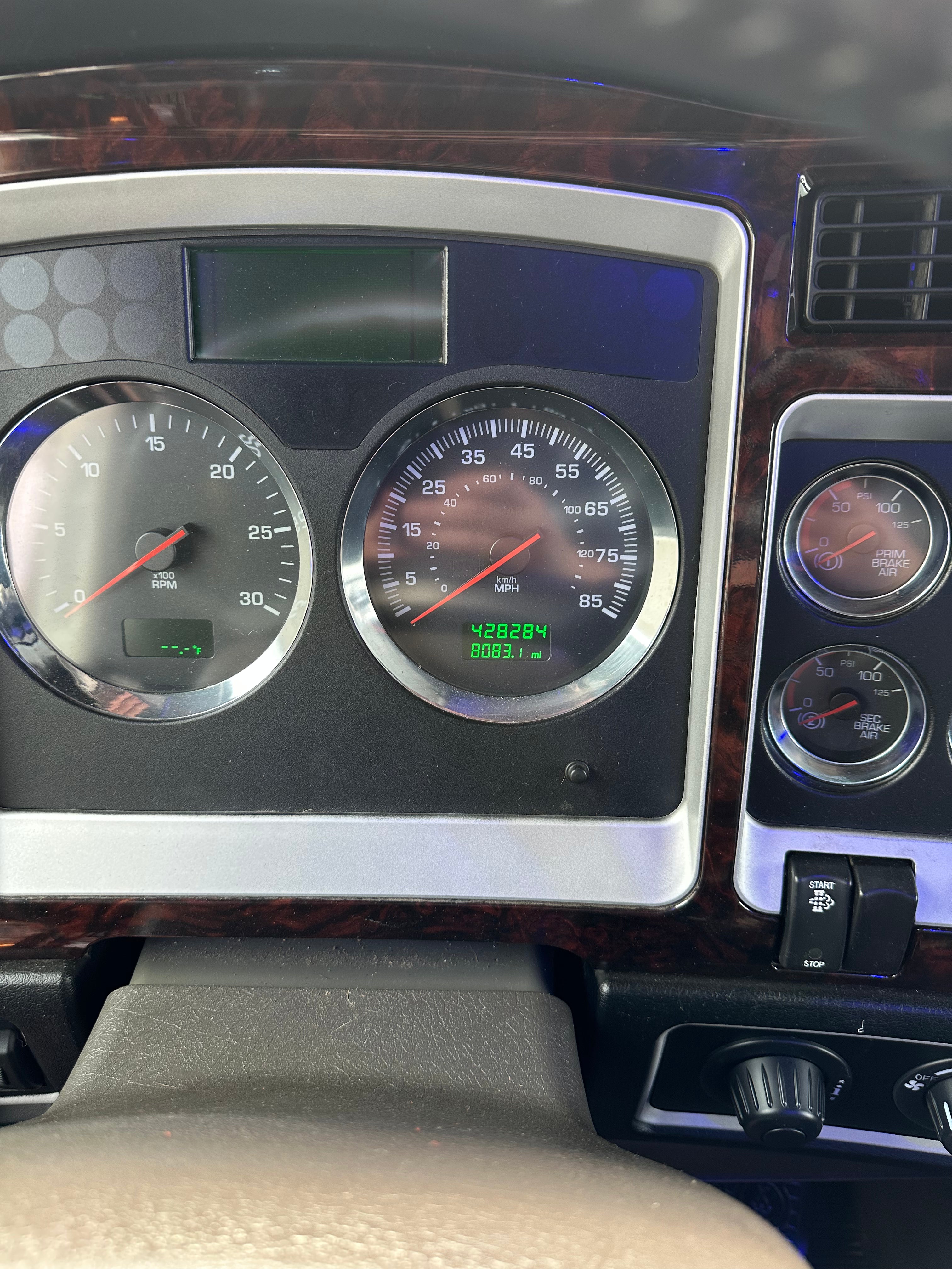 2022 Kenworth W900 Route One Trailers