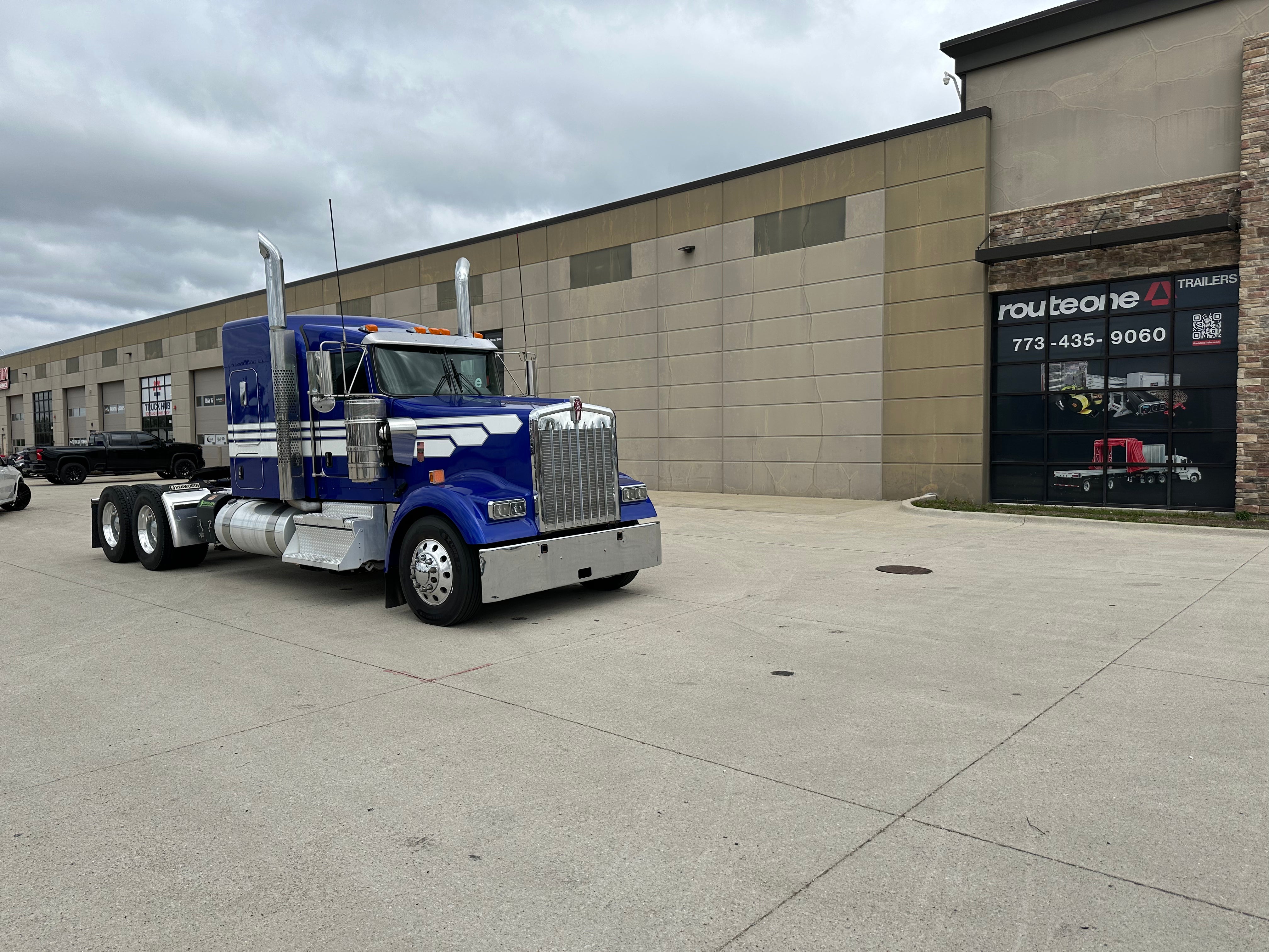 2022 KW W900 Series Route One Trailers
