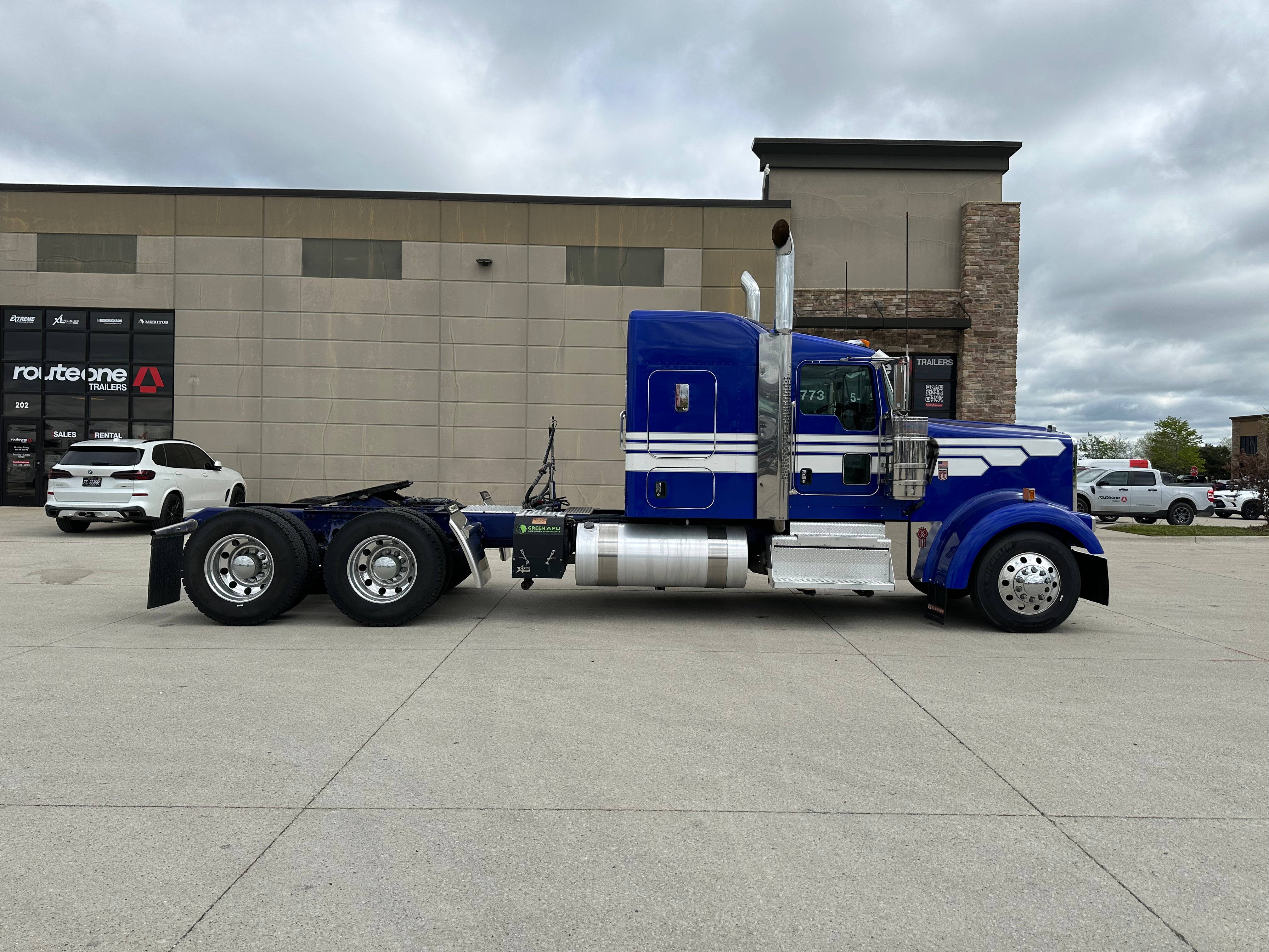 2022 KW W900 Series Route One Trailers