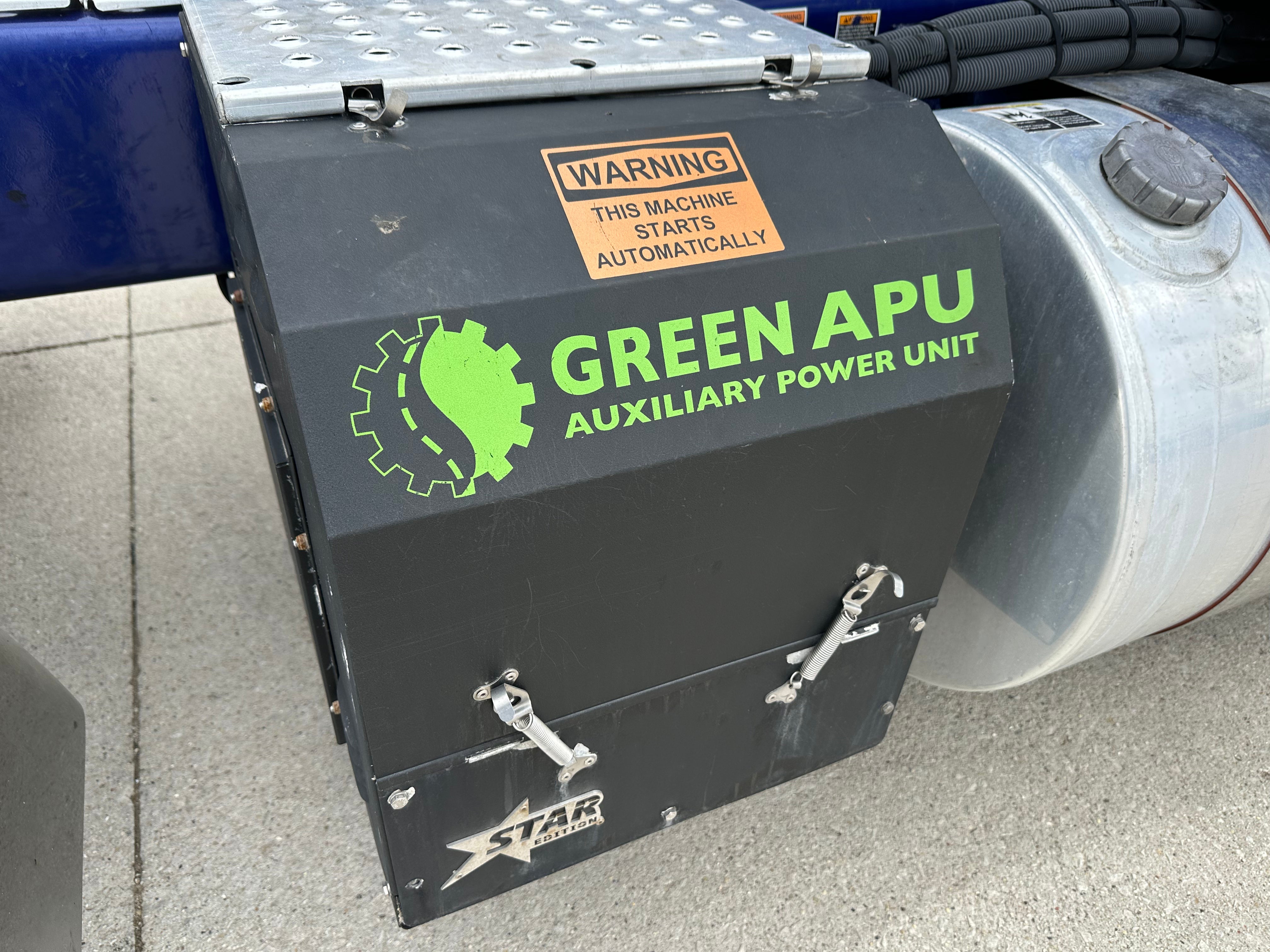 2022 KW W900 Series Route One Trailers