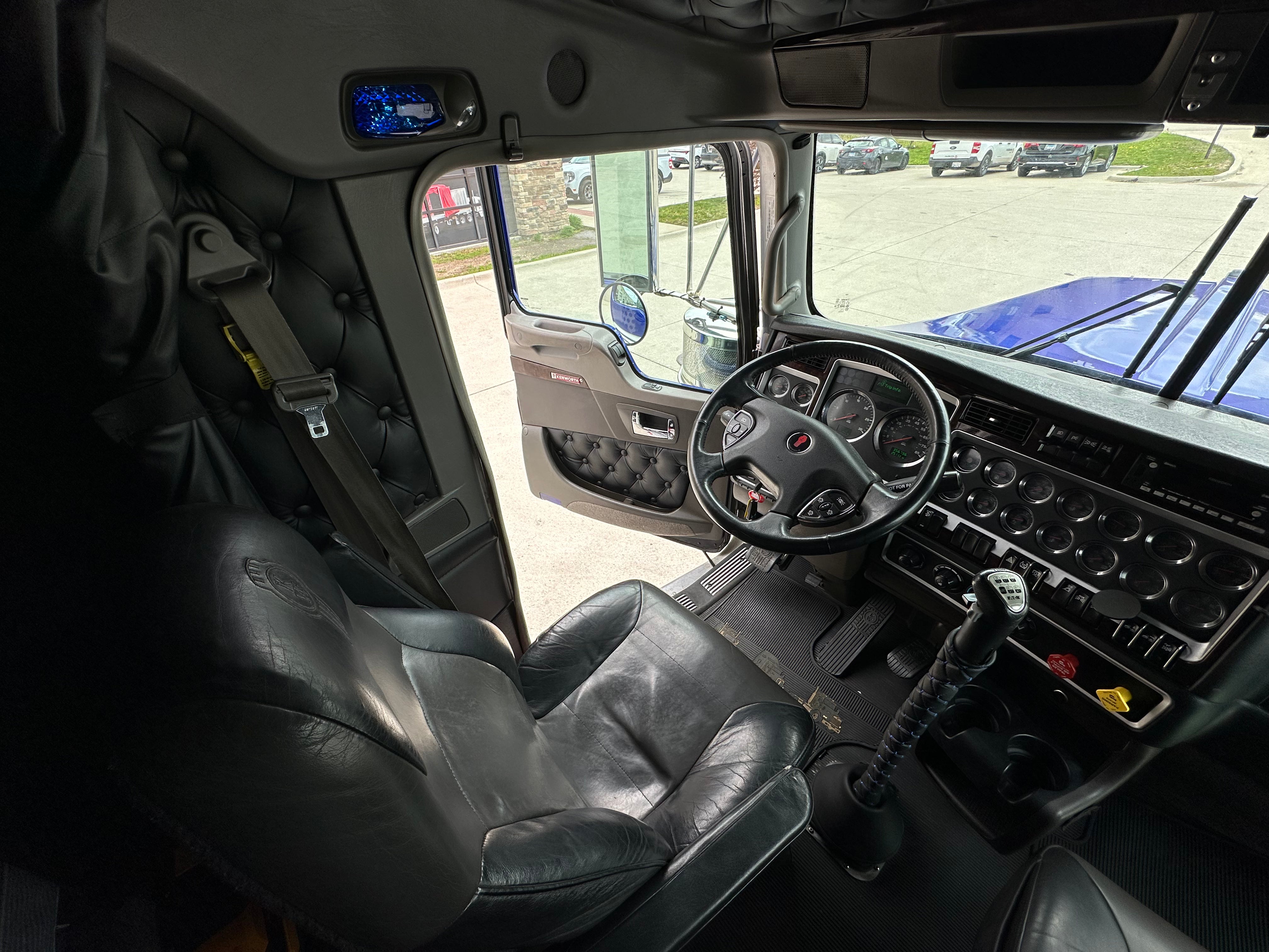 2022 KW W900 Series Route One Trailers