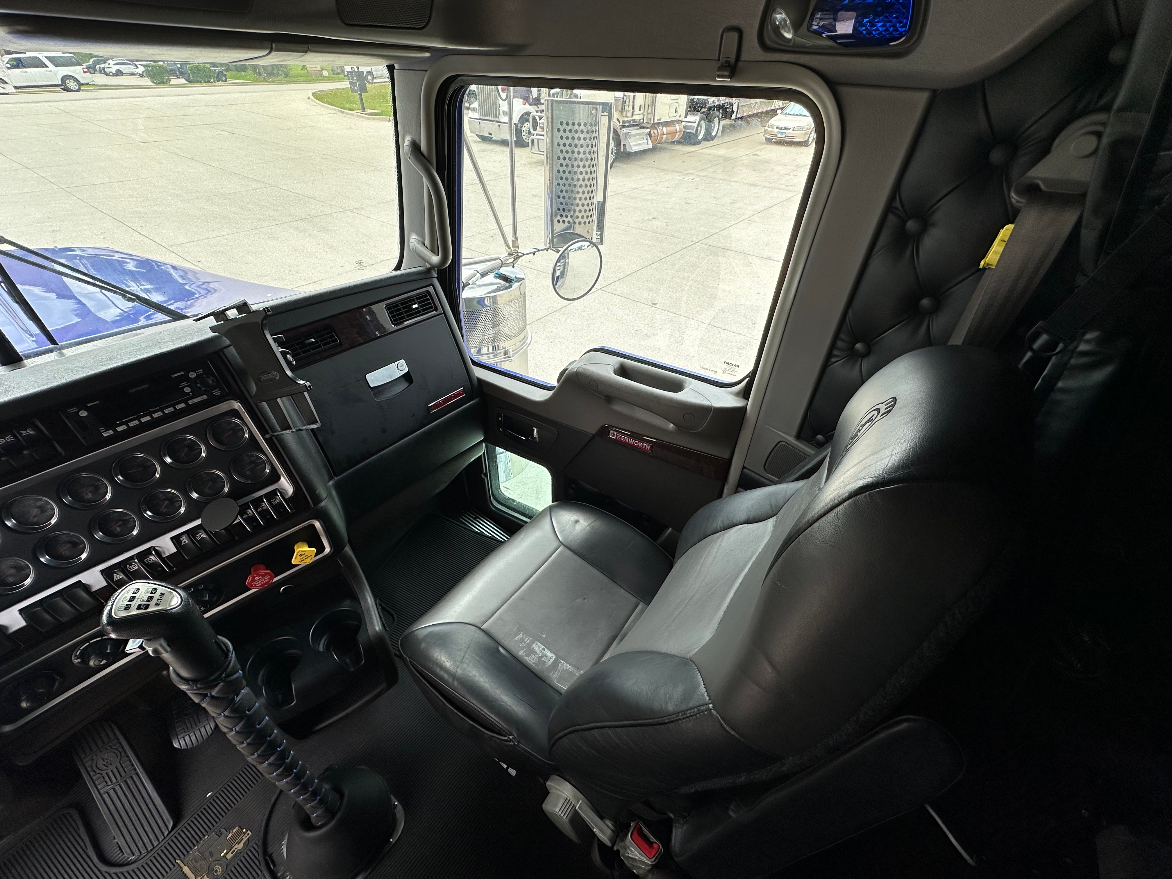 2022 KW W900 Series Route One Trailers