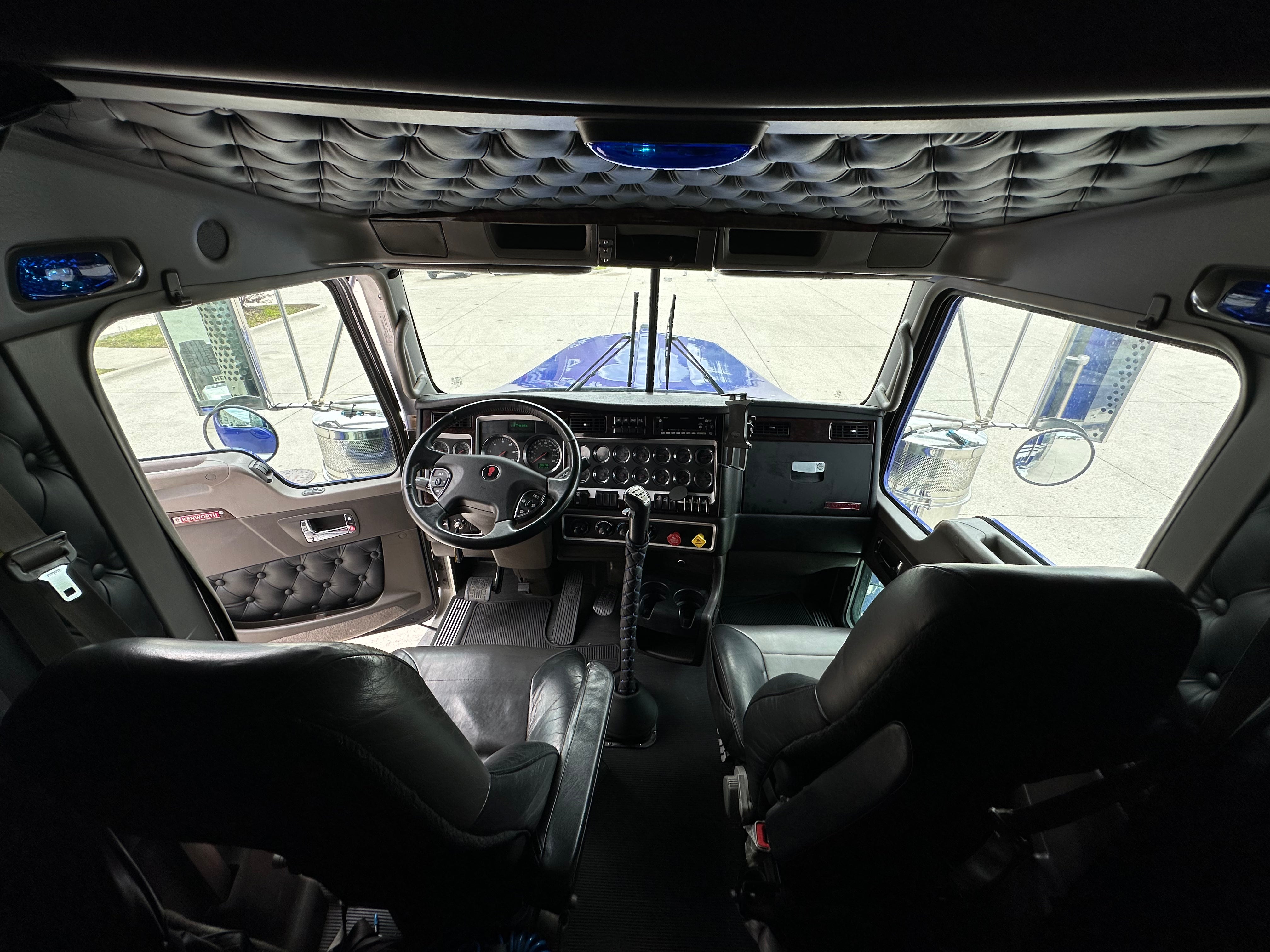 2022 KW W900 Series Route One Trailers