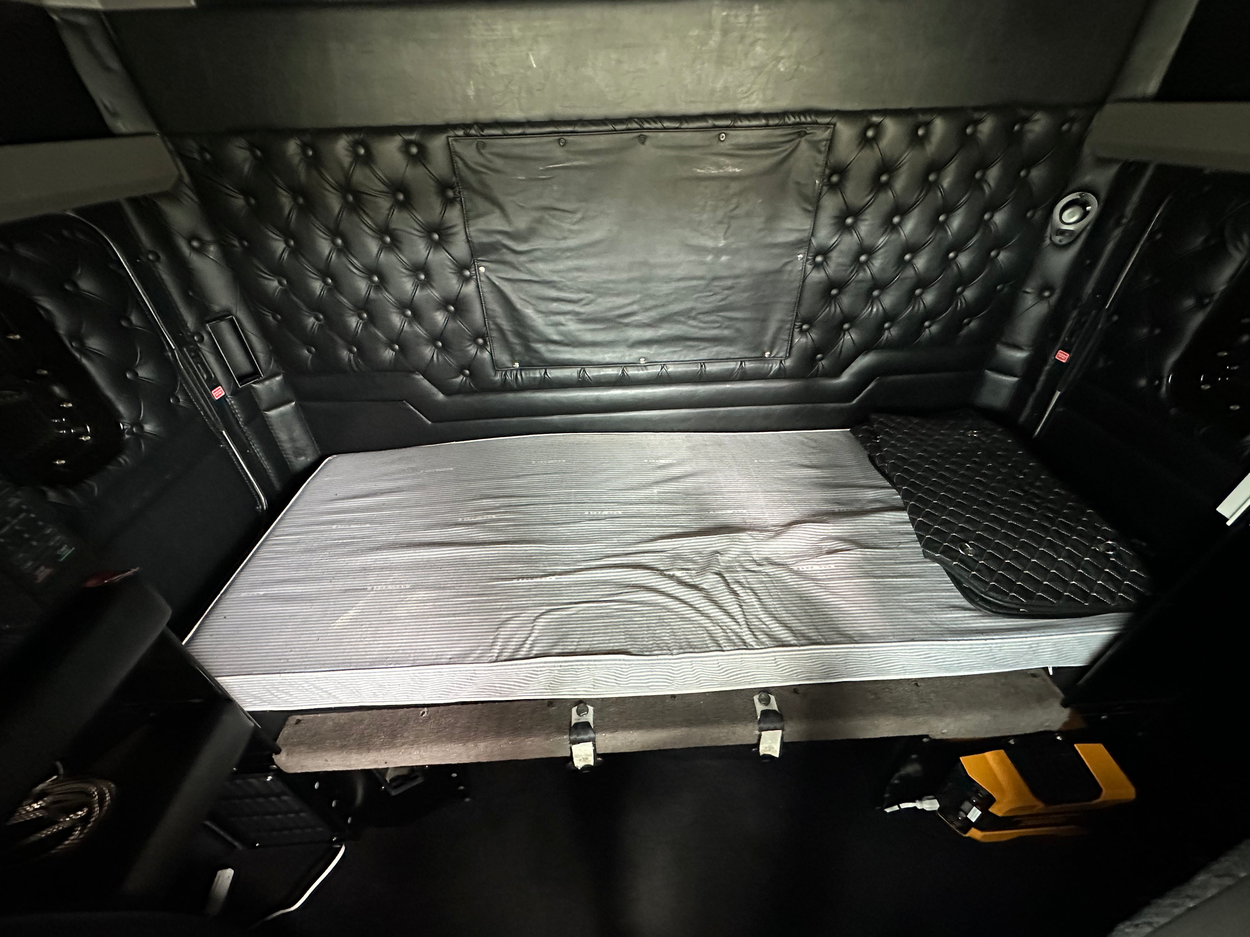 2022 KW W900 Series Route One Trailers
